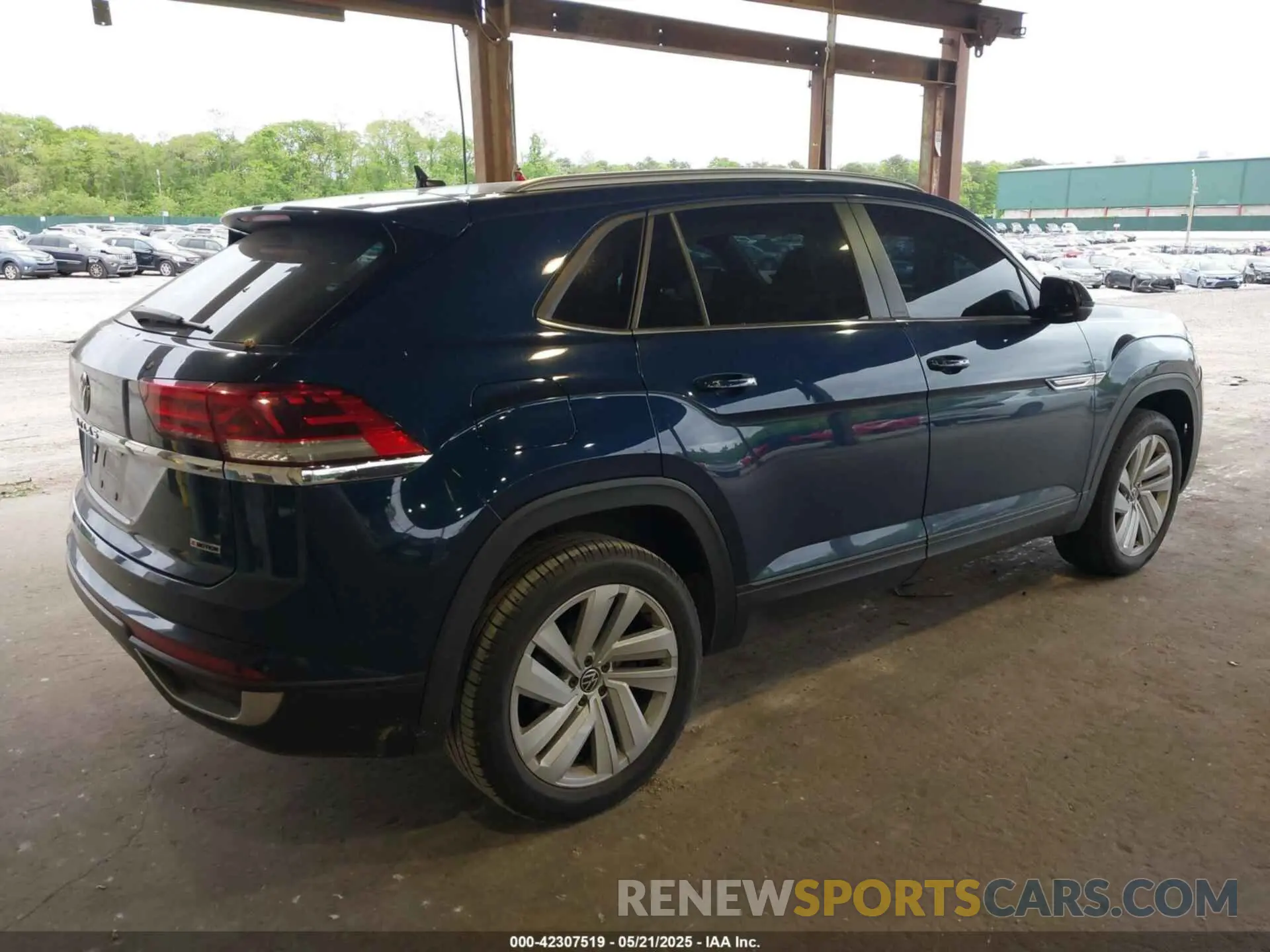 4 Photograph of a damaged car 1V2KC2CA7MC204345 VOLKSWAGEN ATLAS CROSS SPORT 2021