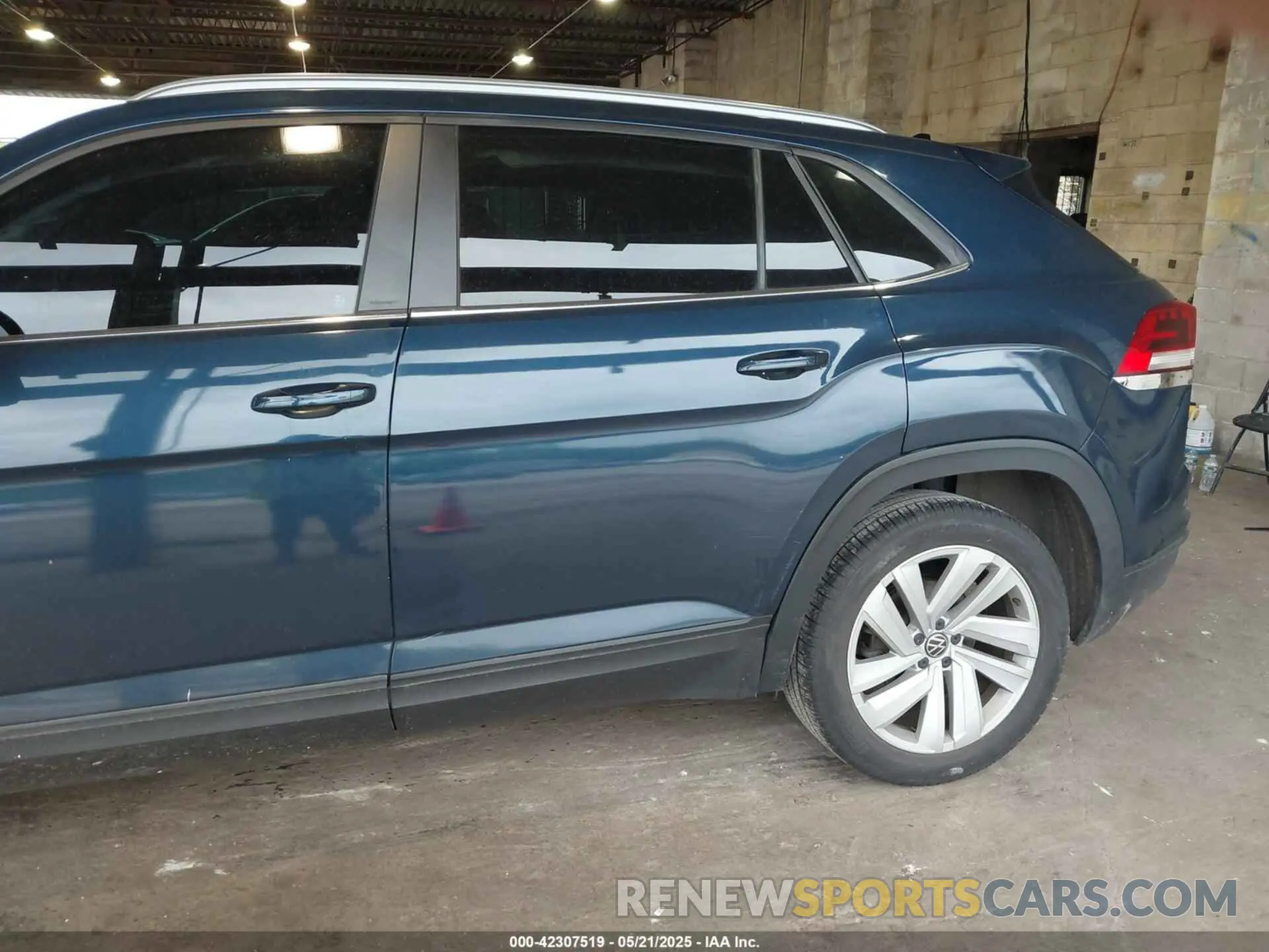 6 Photograph of a damaged car 1V2KC2CA7MC204345 VOLKSWAGEN ATLAS CROSS SPORT 2021