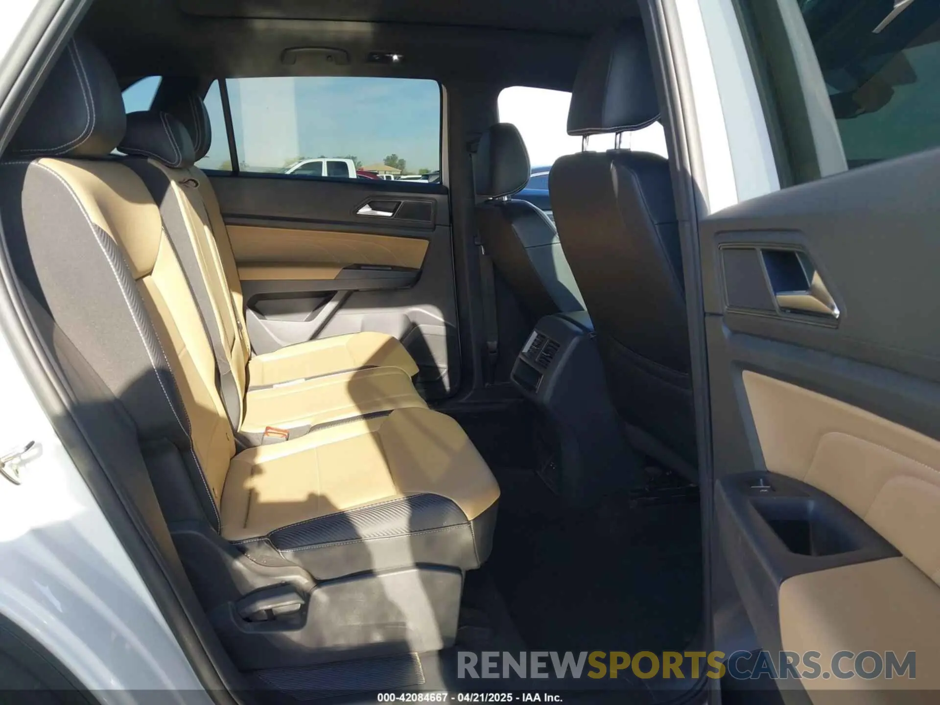 8 Photograph of a damaged car 1V2KE2CA0MC216685 VOLKSWAGEN ATLAS CROSS SPORT 2021