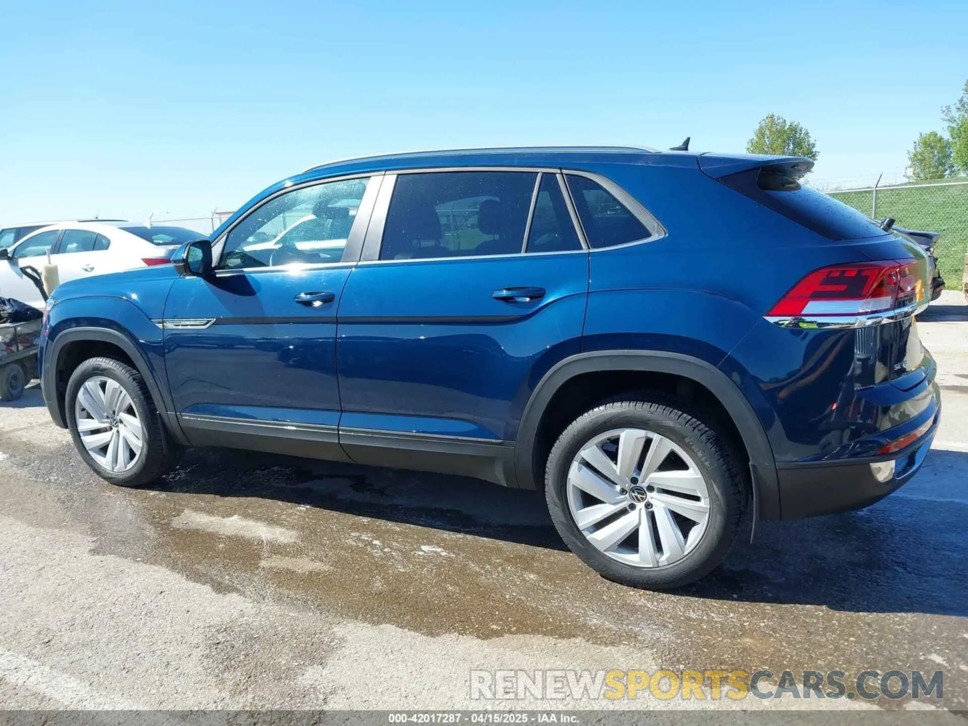 14 Photograph of a damaged car 1V2KE2CA7MC220524 VOLKSWAGEN ATLAS CROSS SPORT 2021