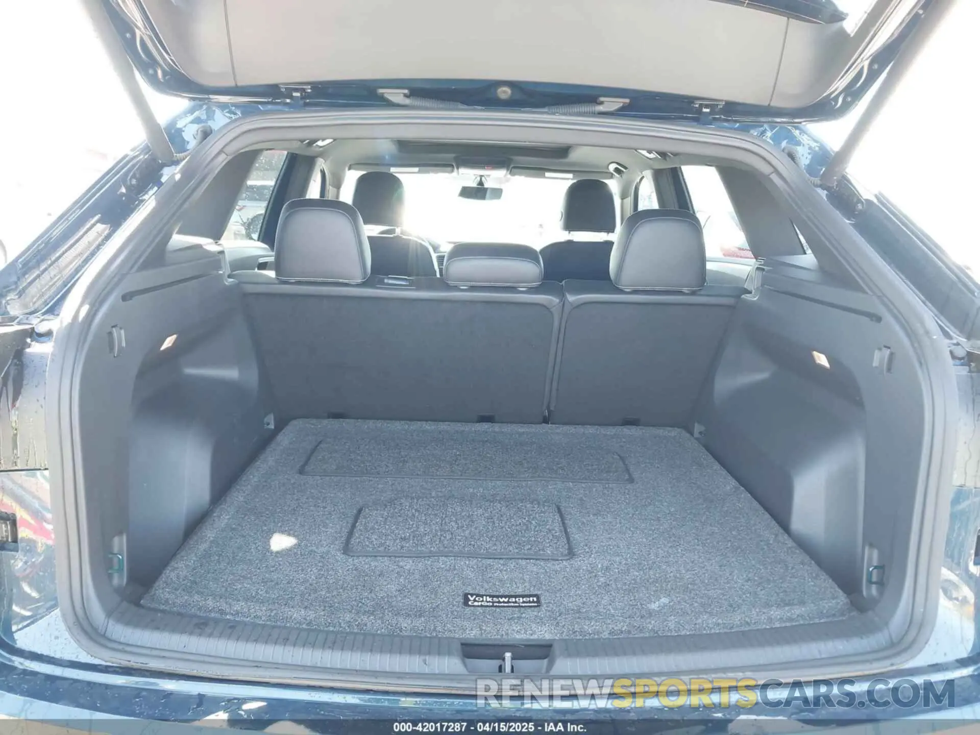 17 Photograph of a damaged car 1V2KE2CA7MC220524 VOLKSWAGEN ATLAS CROSS SPORT 2021