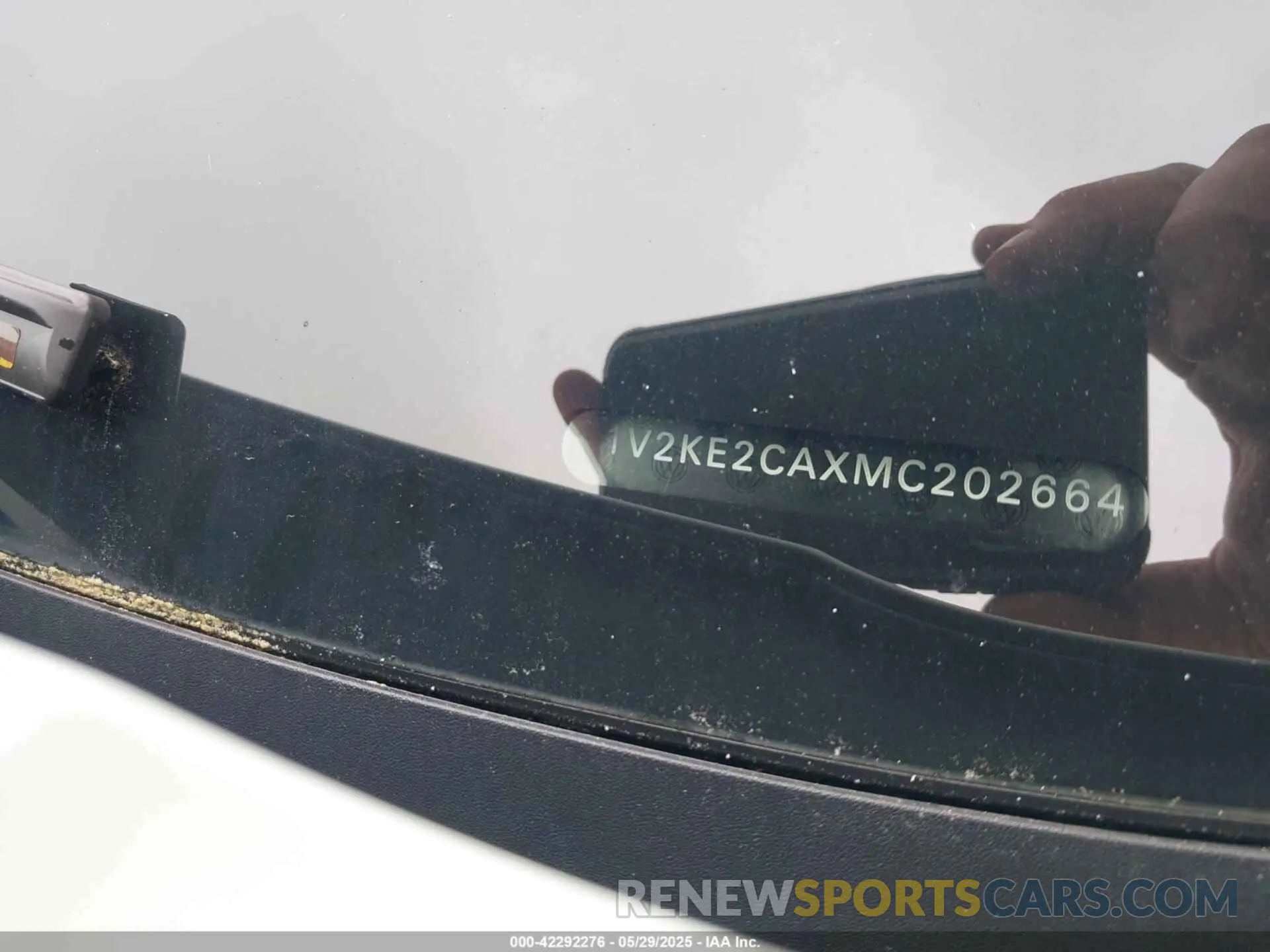 17 Photograph of a damaged car 1V2KE2CAXMC202664 VOLKSWAGEN ATLAS CROSS SPORT 2021