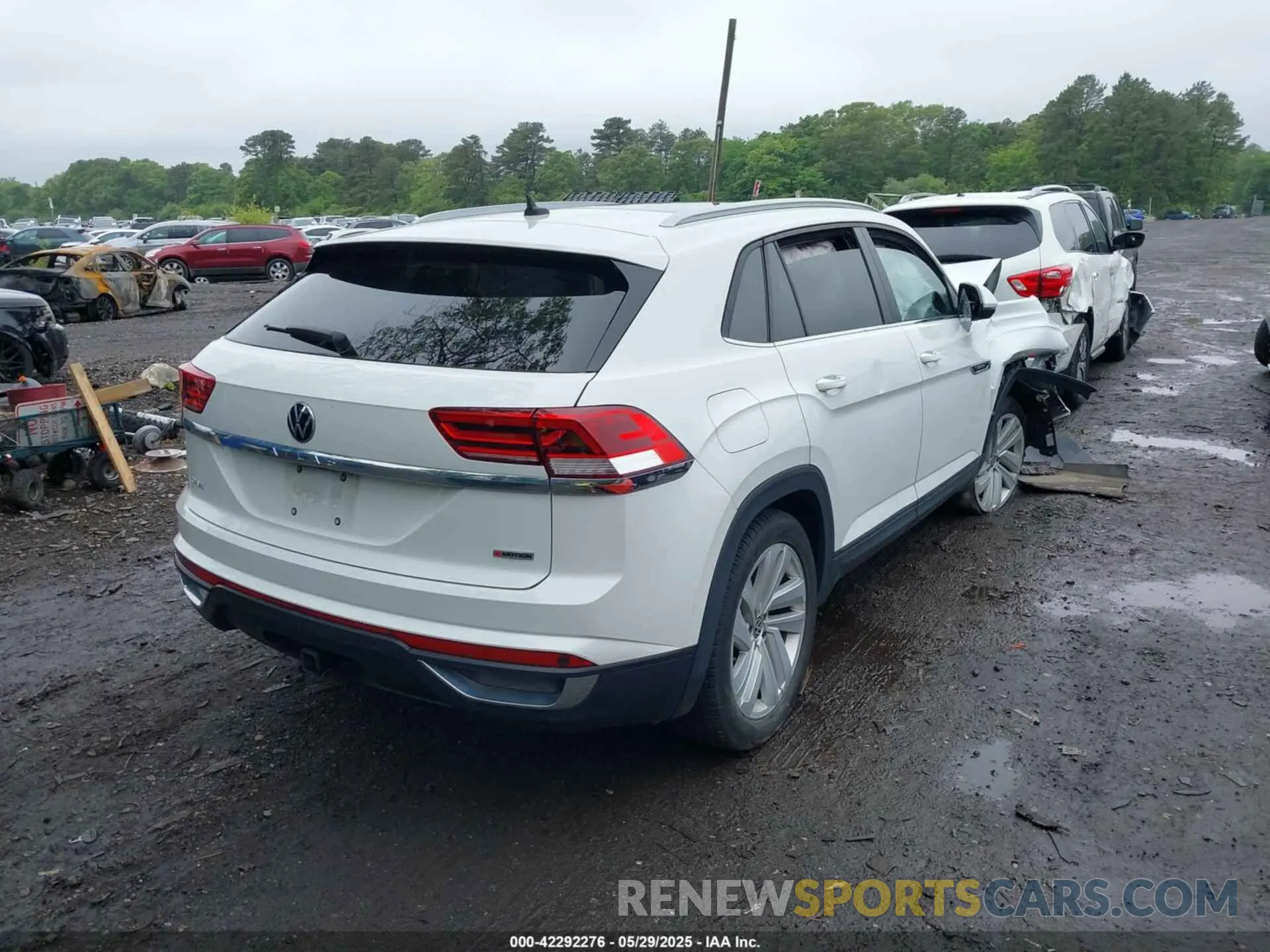 4 Photograph of a damaged car 1V2KE2CAXMC202664 VOLKSWAGEN ATLAS CROSS SPORT 2021