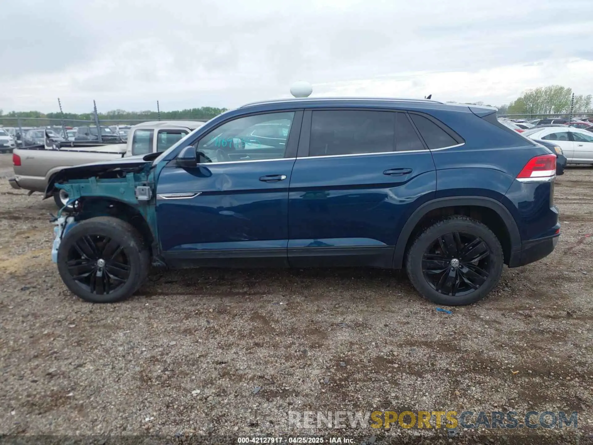14 Photograph of a damaged car 1V2LC2CA2MC228525 VOLKSWAGEN ATLAS CROSS SPORT 2021