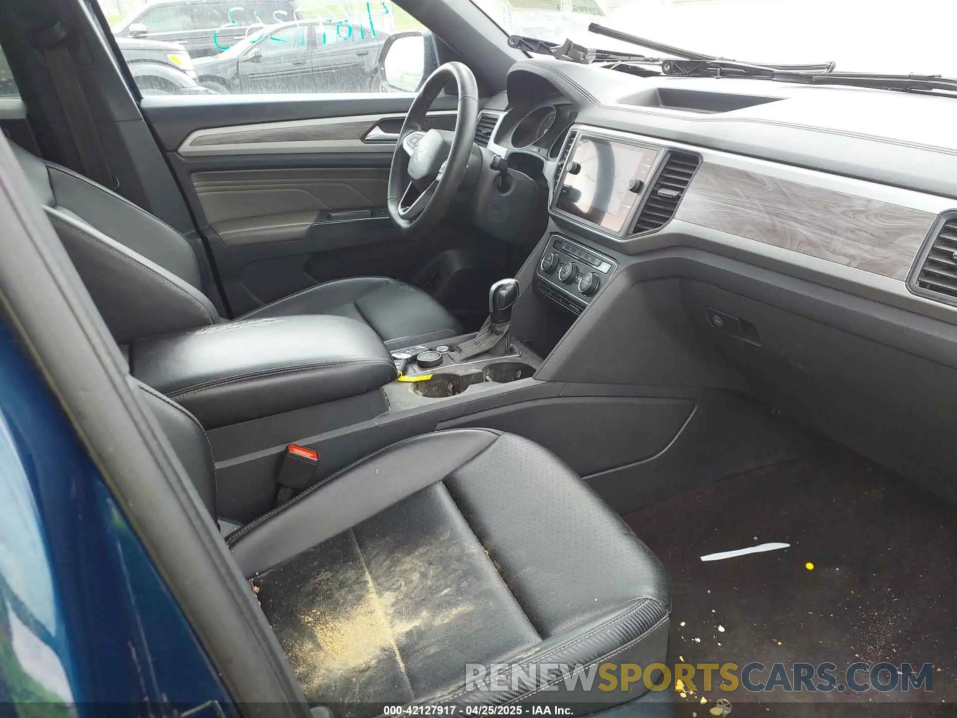5 Photograph of a damaged car 1V2LC2CA2MC228525 VOLKSWAGEN ATLAS CROSS SPORT 2021