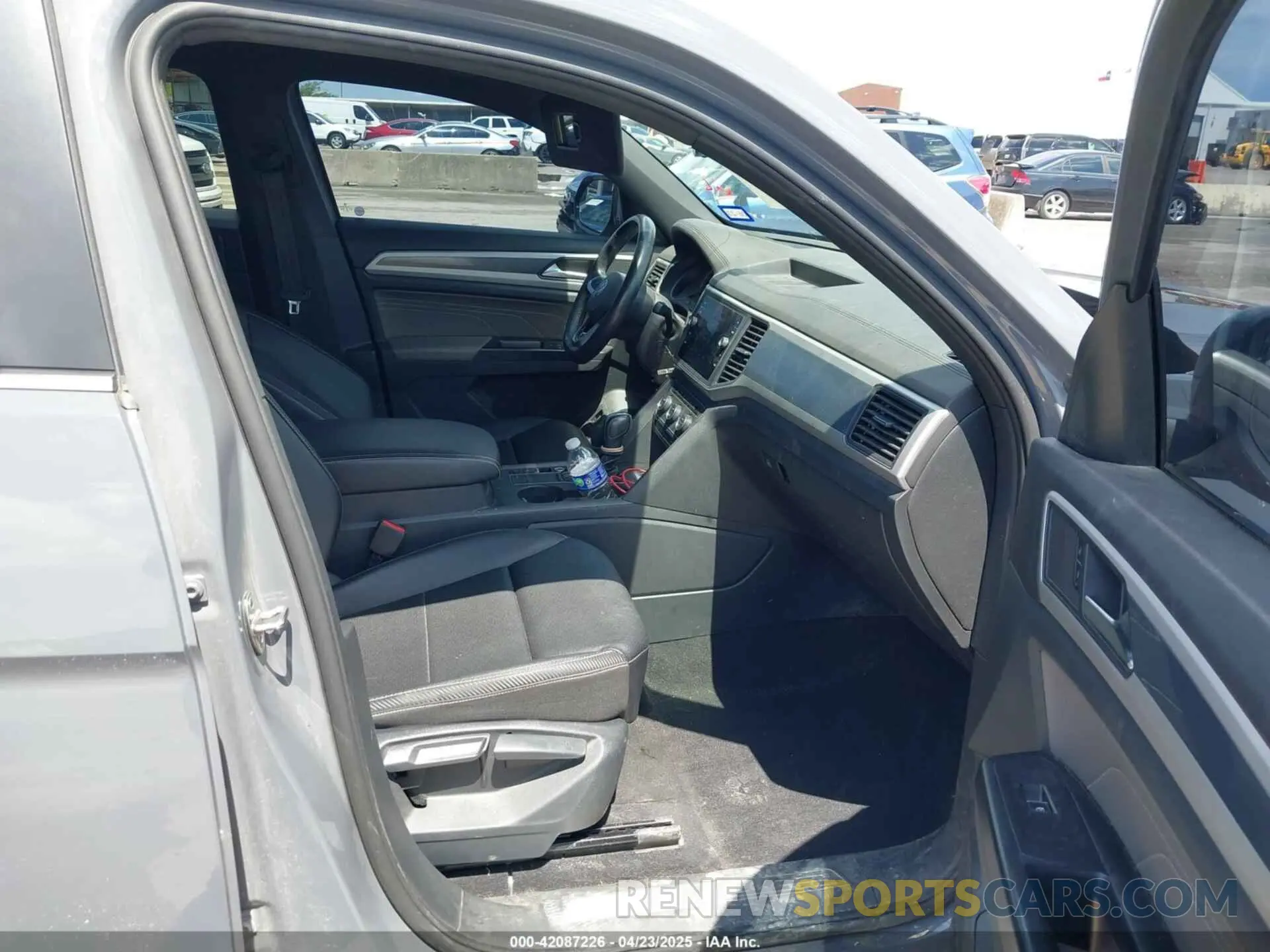 5 Photograph of a damaged car 1V2ME2CA4MC206041 VOLKSWAGEN ATLAS CROSS SPORT 2021