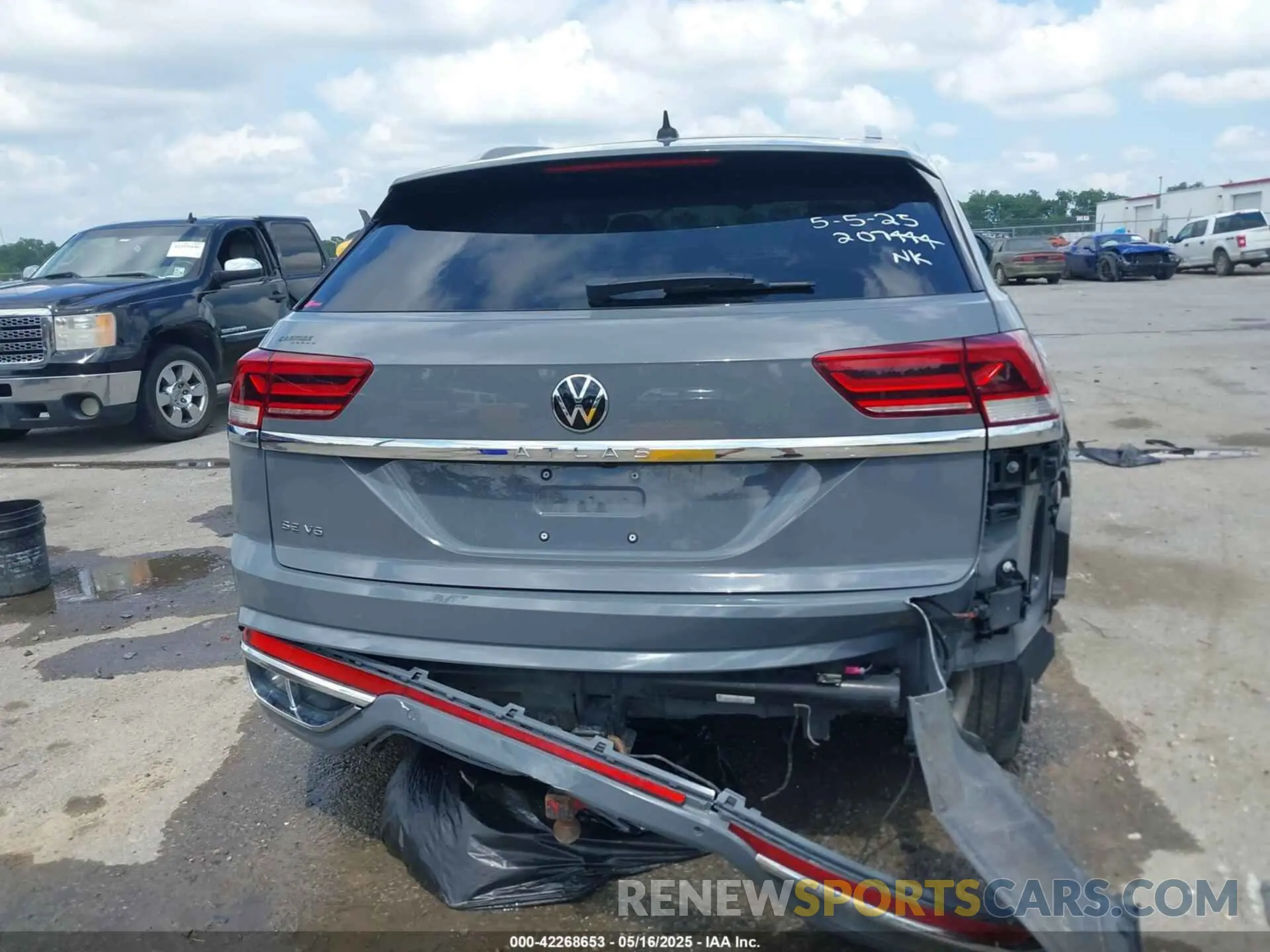 16 Photograph of a damaged car 1V2PE2CA2MC207444 VOLKSWAGEN ATLAS CROSS SPORT 2021