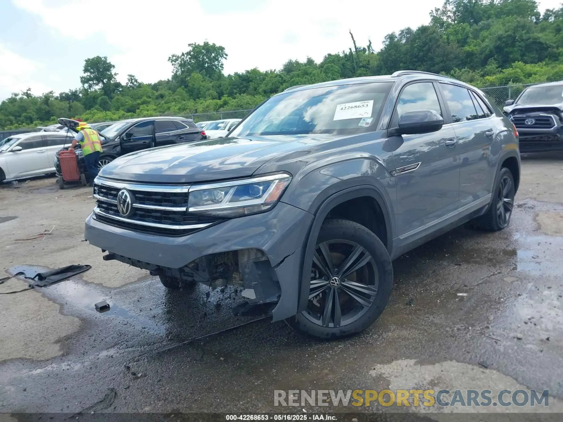 2 Photograph of a damaged car 1V2PE2CA2MC207444 VOLKSWAGEN ATLAS CROSS SPORT 2021