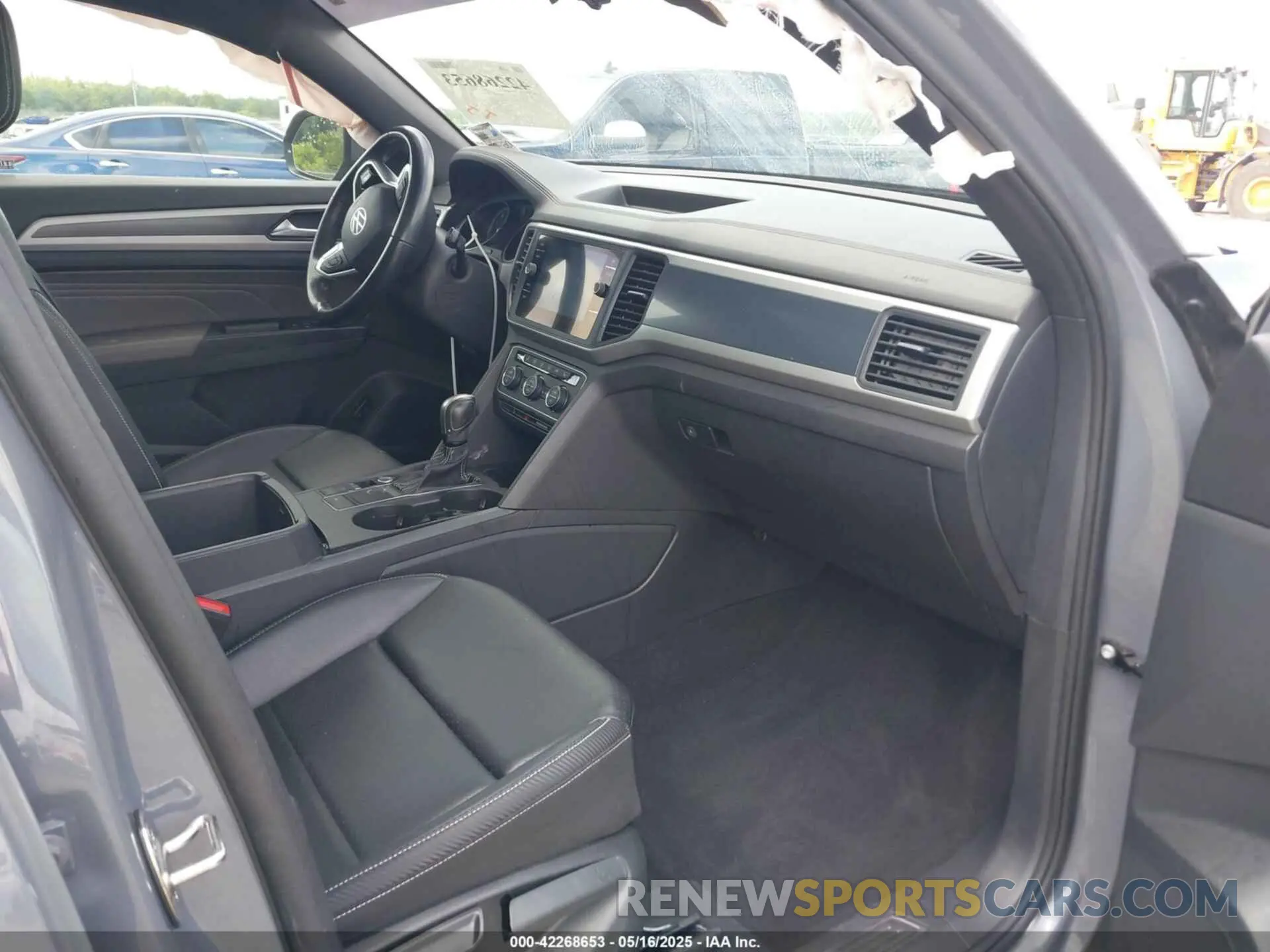 5 Photograph of a damaged car 1V2PE2CA2MC207444 VOLKSWAGEN ATLAS CROSS SPORT 2021