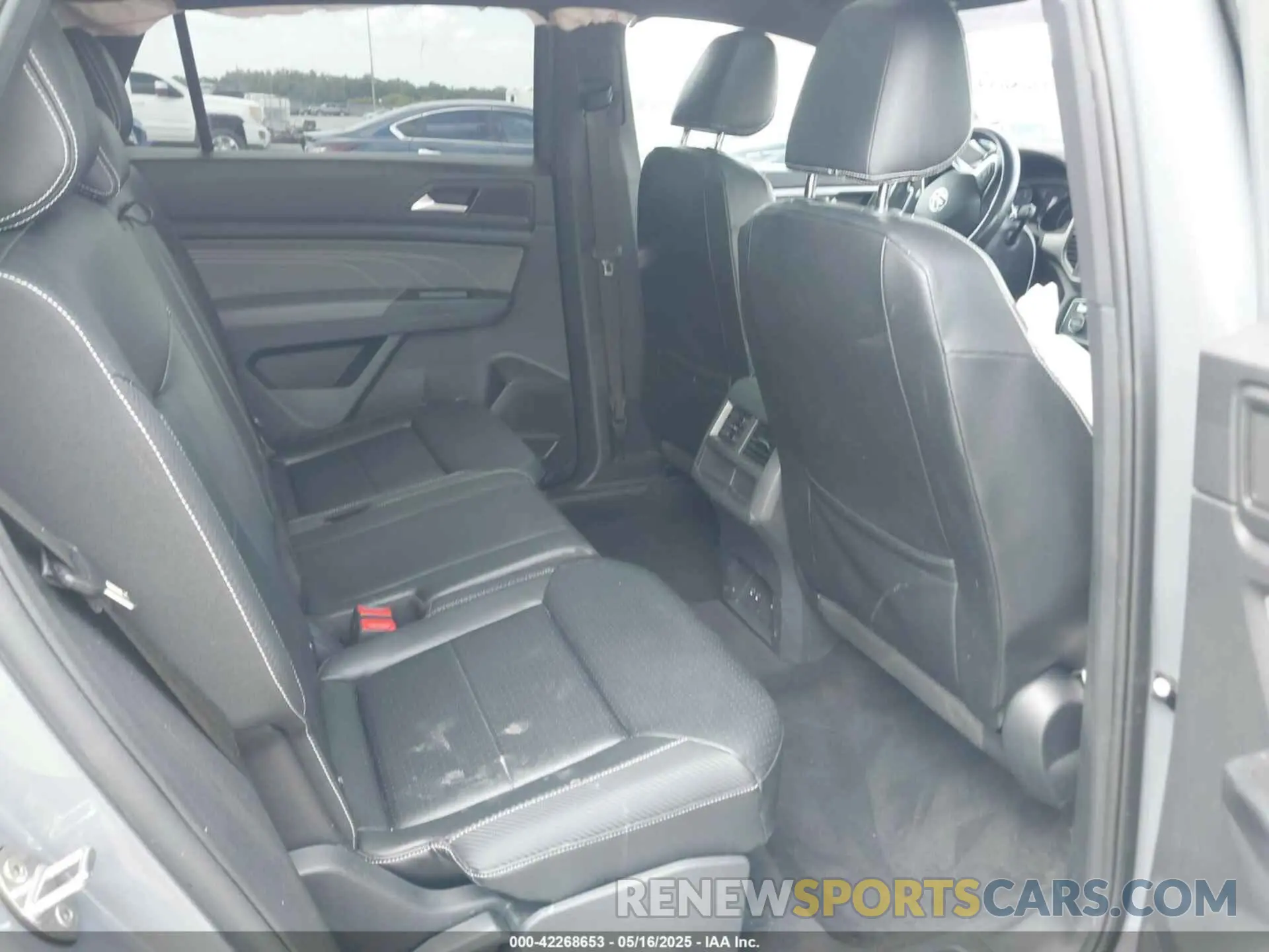 8 Photograph of a damaged car 1V2PE2CA2MC207444 VOLKSWAGEN ATLAS CROSS SPORT 2021
