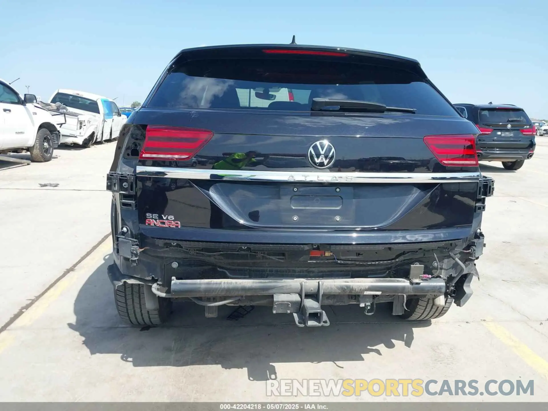 17 Photograph of a damaged car 1V2PE2CA3MC227881 VOLKSWAGEN ATLAS CROSS SPORT 2021