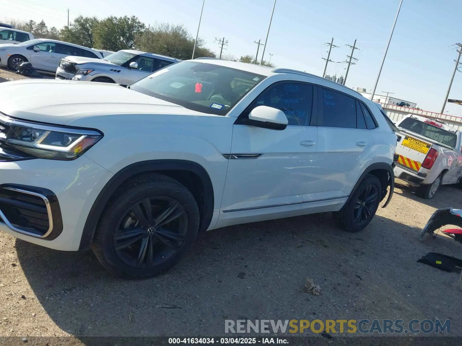15 Photograph of a damaged car 1V2PE2CA4MC203850 VOLKSWAGEN ATLAS CROSS SPORT 2021
