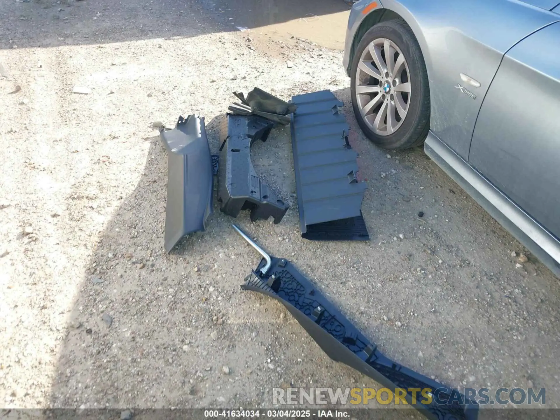 18 Photograph of a damaged car 1V2PE2CA4MC203850 VOLKSWAGEN ATLAS CROSS SPORT 2021