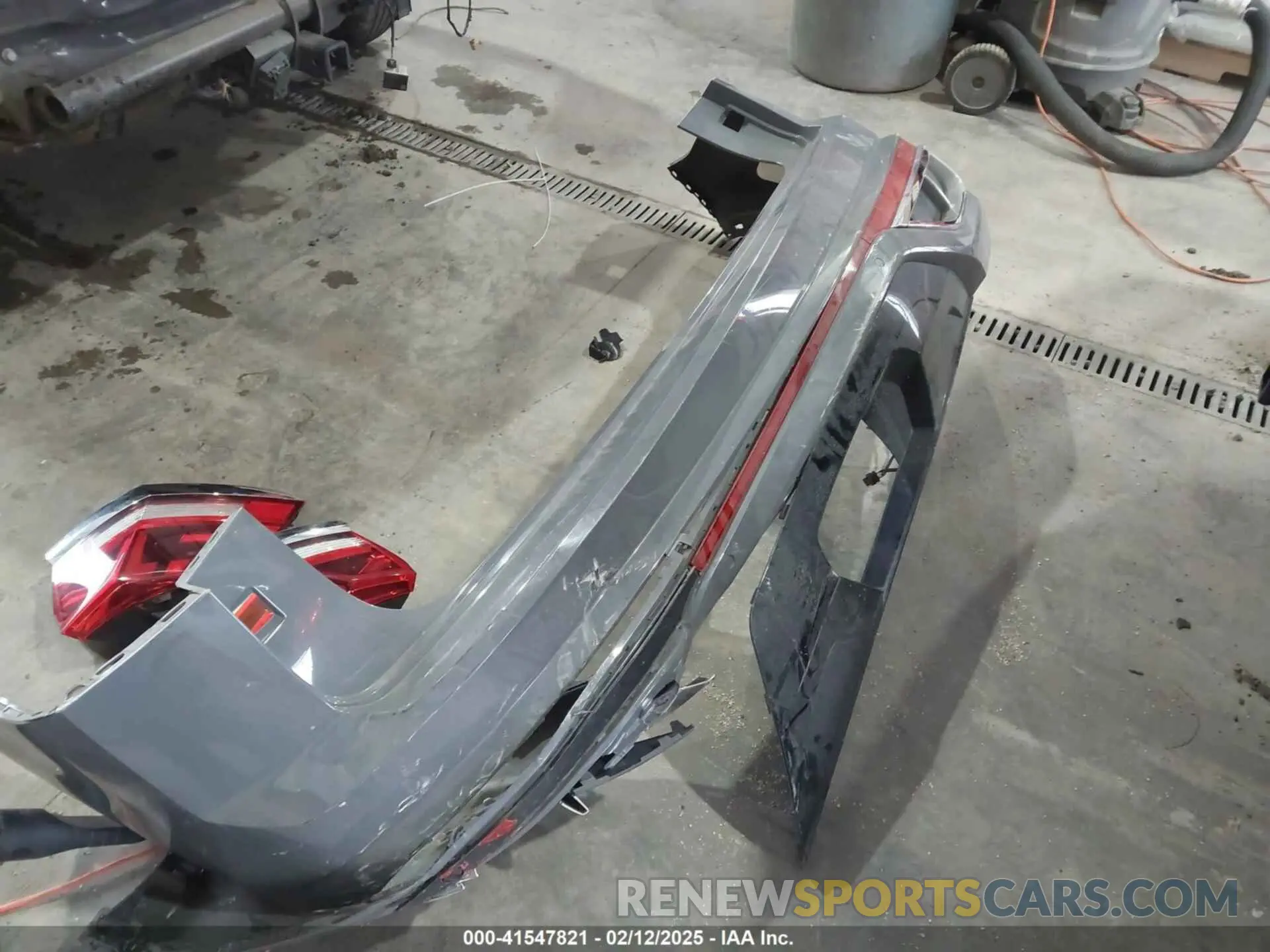 12 Photograph of a damaged car 1V2PE2CAXMC209510 VOLKSWAGEN ATLAS CROSS SPORT 2021