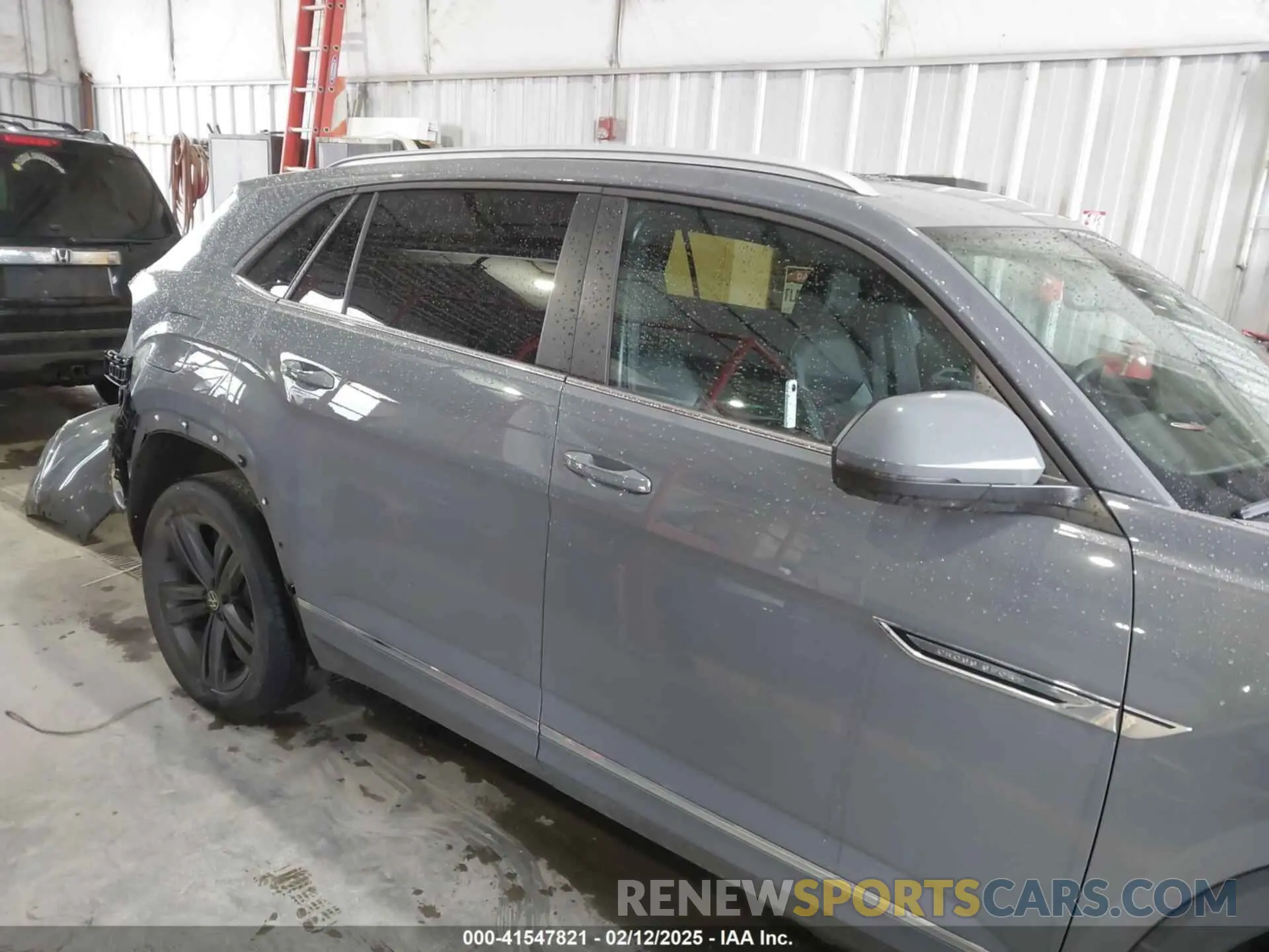 14 Photograph of a damaged car 1V2PE2CAXMC209510 VOLKSWAGEN ATLAS CROSS SPORT 2021