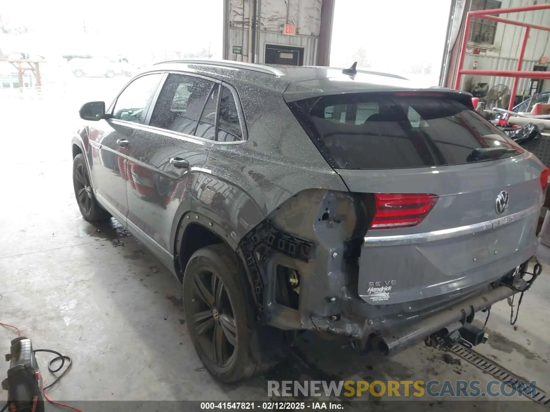 3 Photograph of a damaged car 1V2PE2CAXMC209510 VOLKSWAGEN ATLAS CROSS SPORT 2021