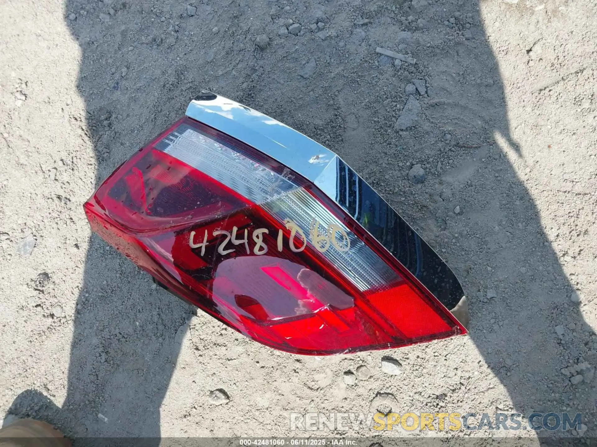 12 Photograph of a damaged car 1V2RE2CA2MC224480 VOLKSWAGEN ATLAS CROSS SPORT 2021