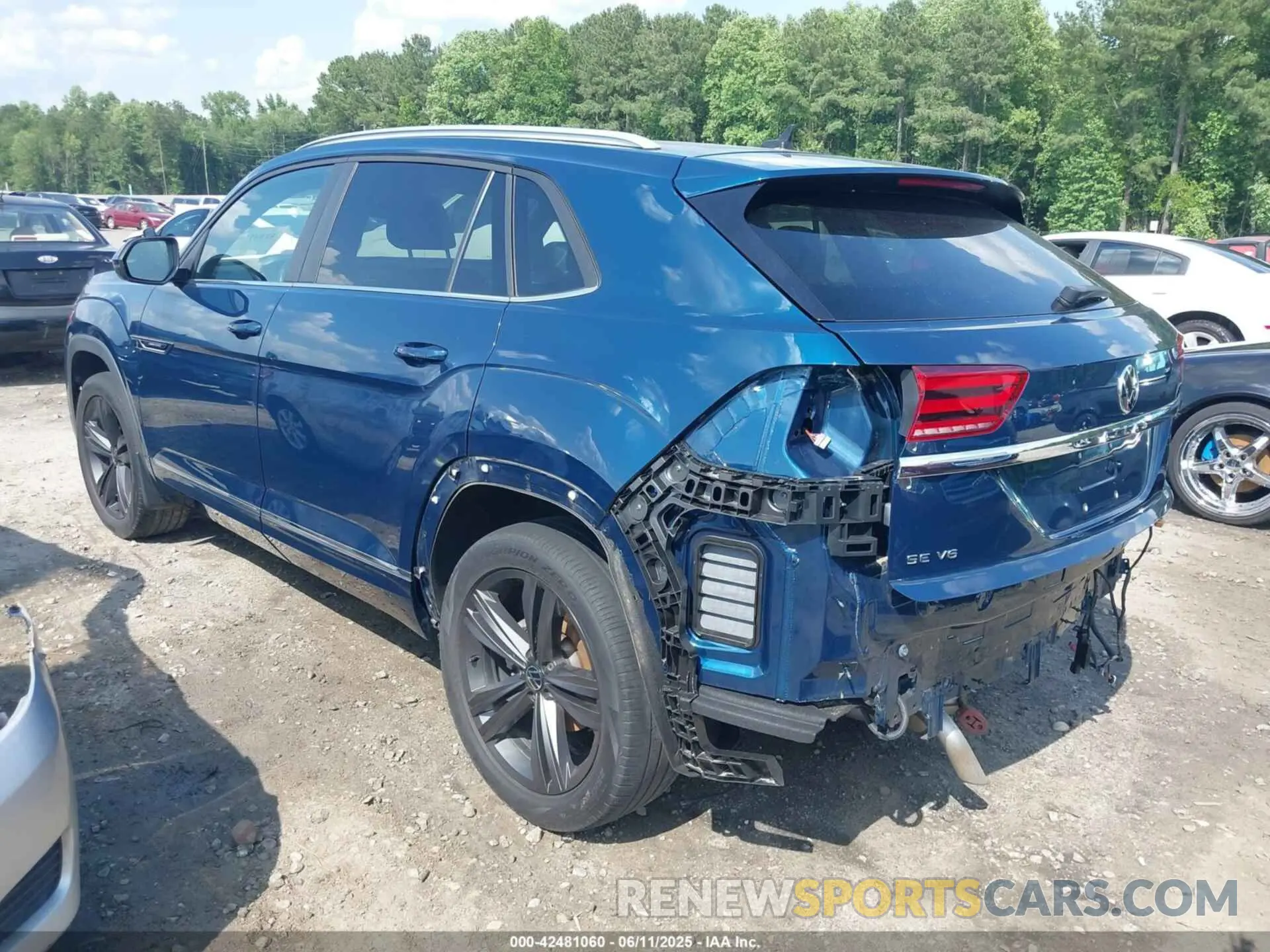 3 Photograph of a damaged car 1V2RE2CA2MC224480 VOLKSWAGEN ATLAS CROSS SPORT 2021