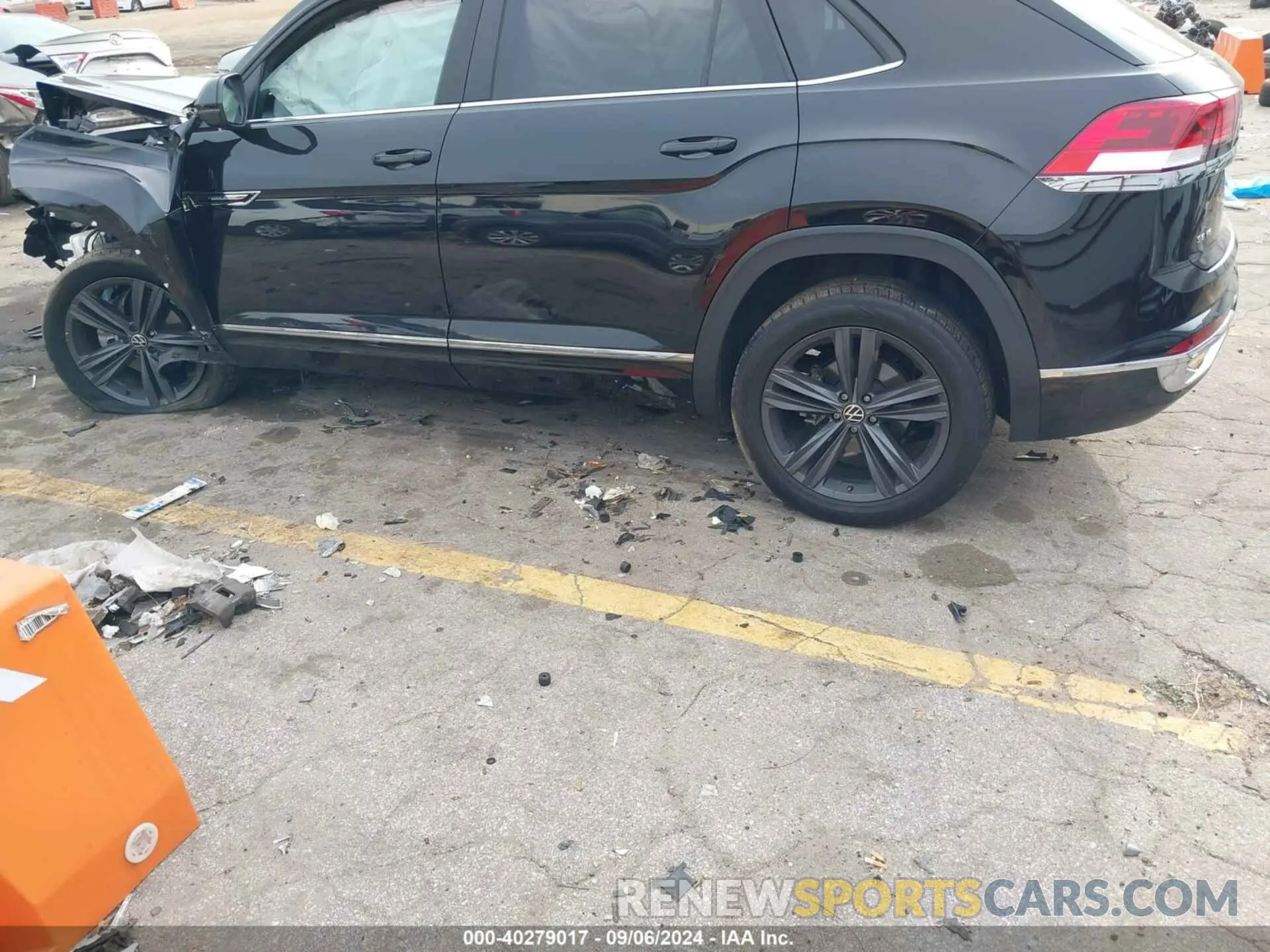 13 Photograph of a damaged car 1V2RE2CA8MC207828 VOLKSWAGEN ATLAS CROSS SPORT 2021