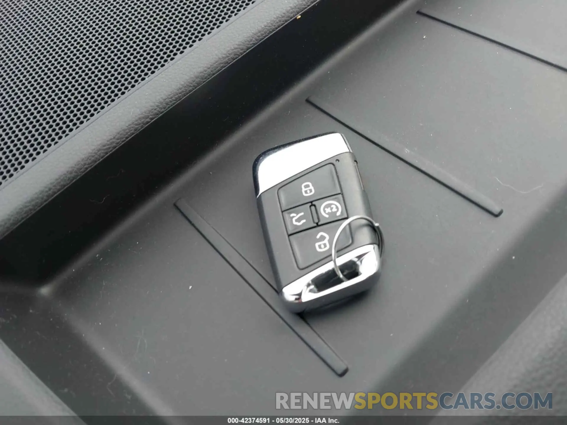 11 Photograph of a damaged car 1V2SE2CA7MC214805 VOLKSWAGEN ATLAS CROSS SPORT 2021