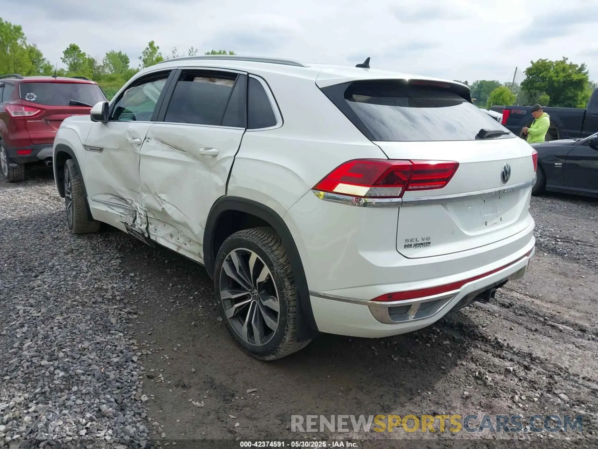 3 Photograph of a damaged car 1V2SE2CA7MC214805 VOLKSWAGEN ATLAS CROSS SPORT 2021