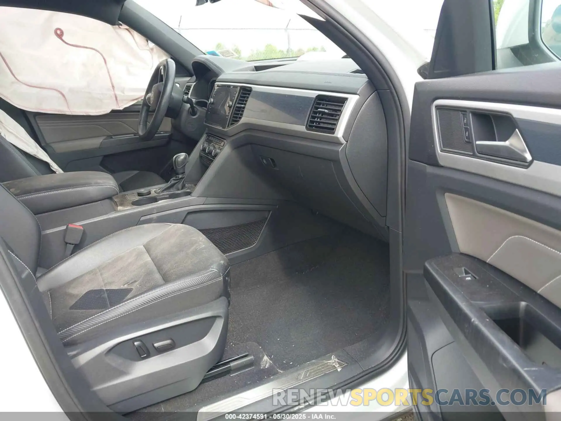 5 Photograph of a damaged car 1V2SE2CA7MC214805 VOLKSWAGEN ATLAS CROSS SPORT 2021
