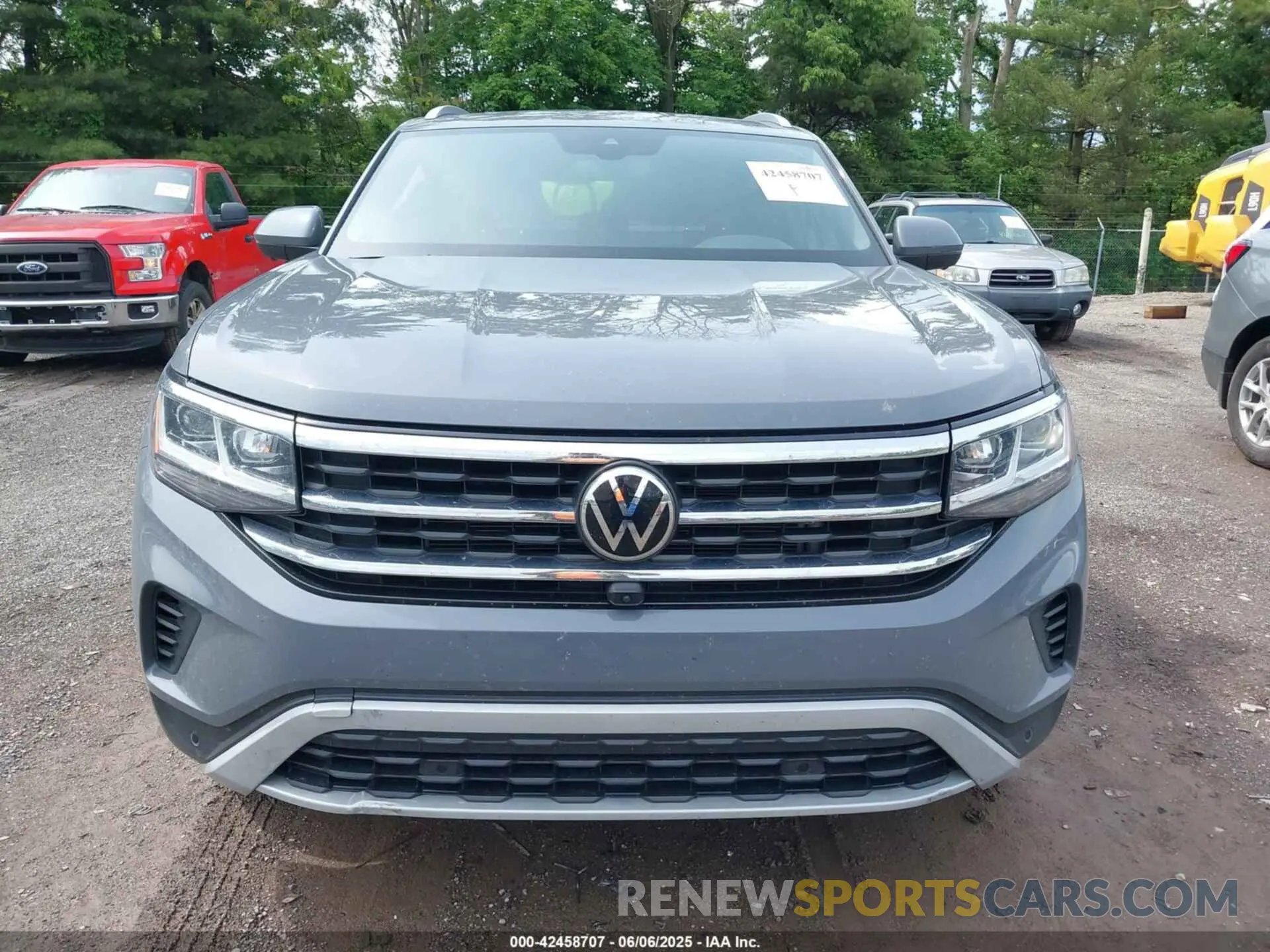 12 Photograph of a damaged car 1V2TC2CAXMC219555 VOLKSWAGEN ATLAS CROSS SPORT 2021