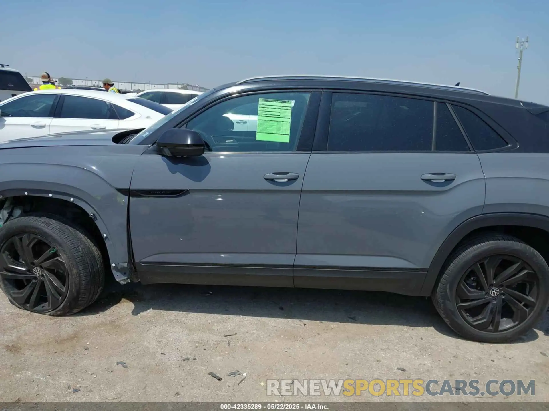 14 Photograph of a damaged car 1V2TE2CA0MC218702 VOLKSWAGEN ATLAS CROSS SPORT 2021