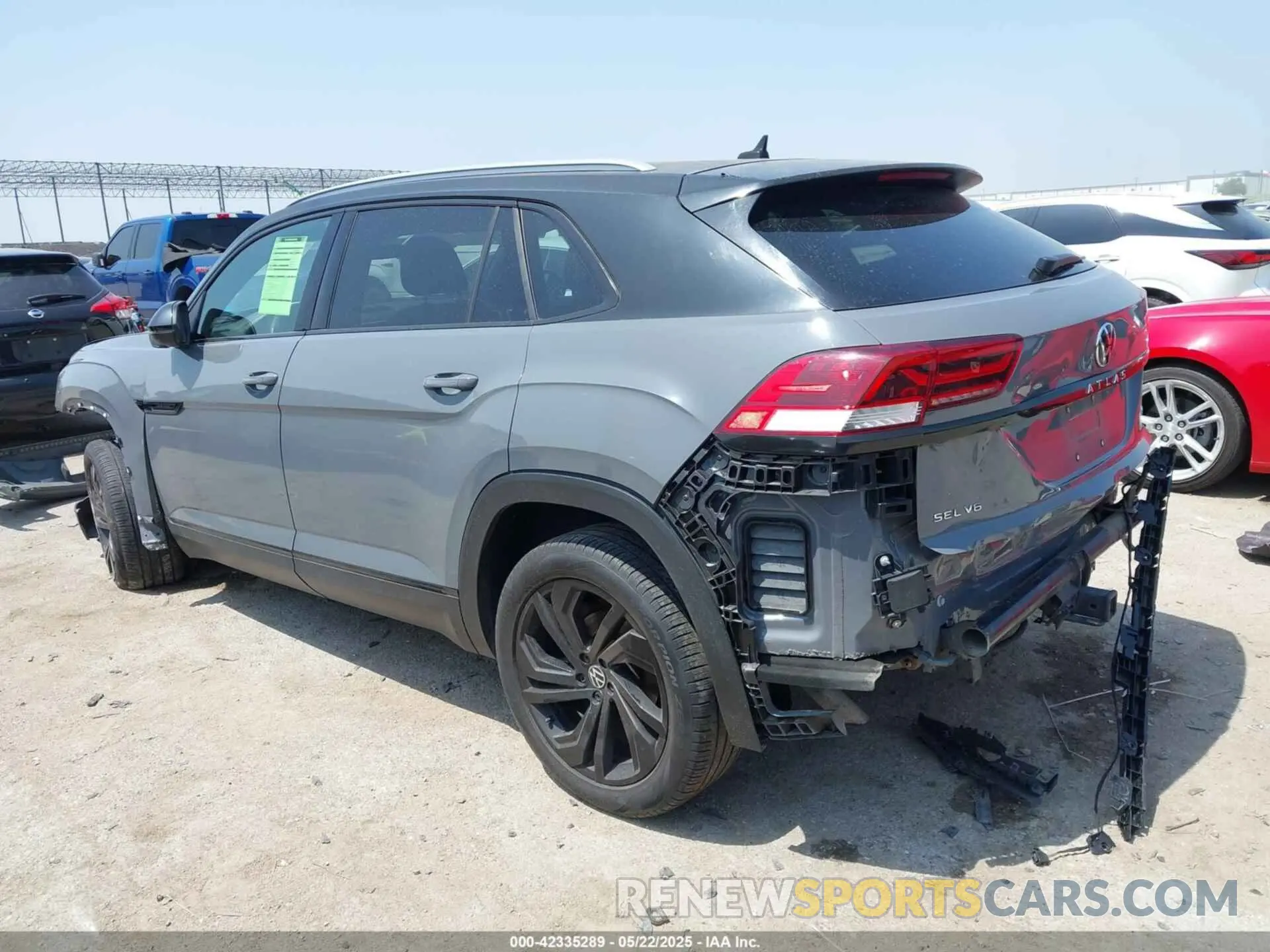 3 Photograph of a damaged car 1V2TE2CA0MC218702 VOLKSWAGEN ATLAS CROSS SPORT 2021