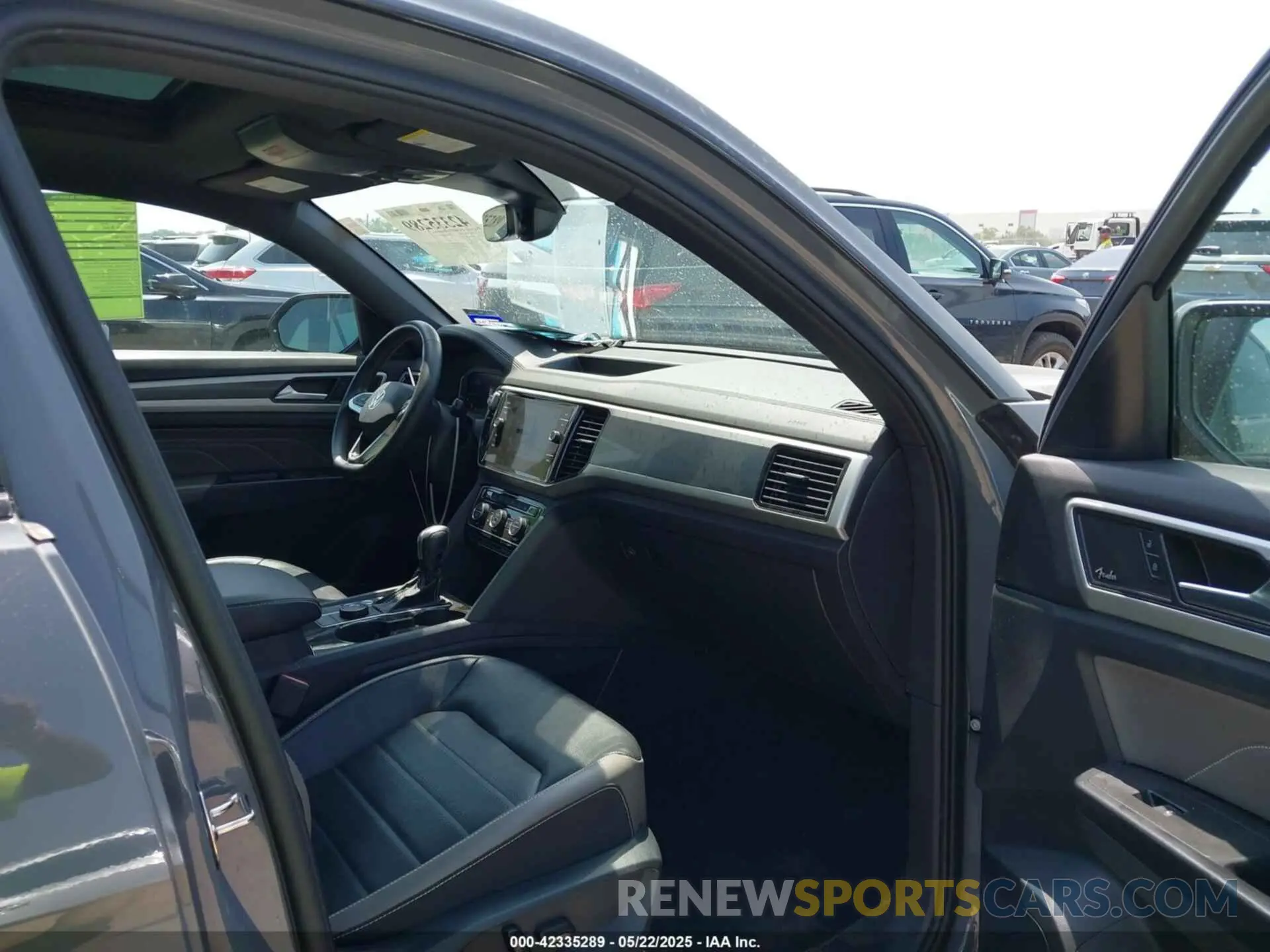 5 Photograph of a damaged car 1V2TE2CA0MC218702 VOLKSWAGEN ATLAS CROSS SPORT 2021