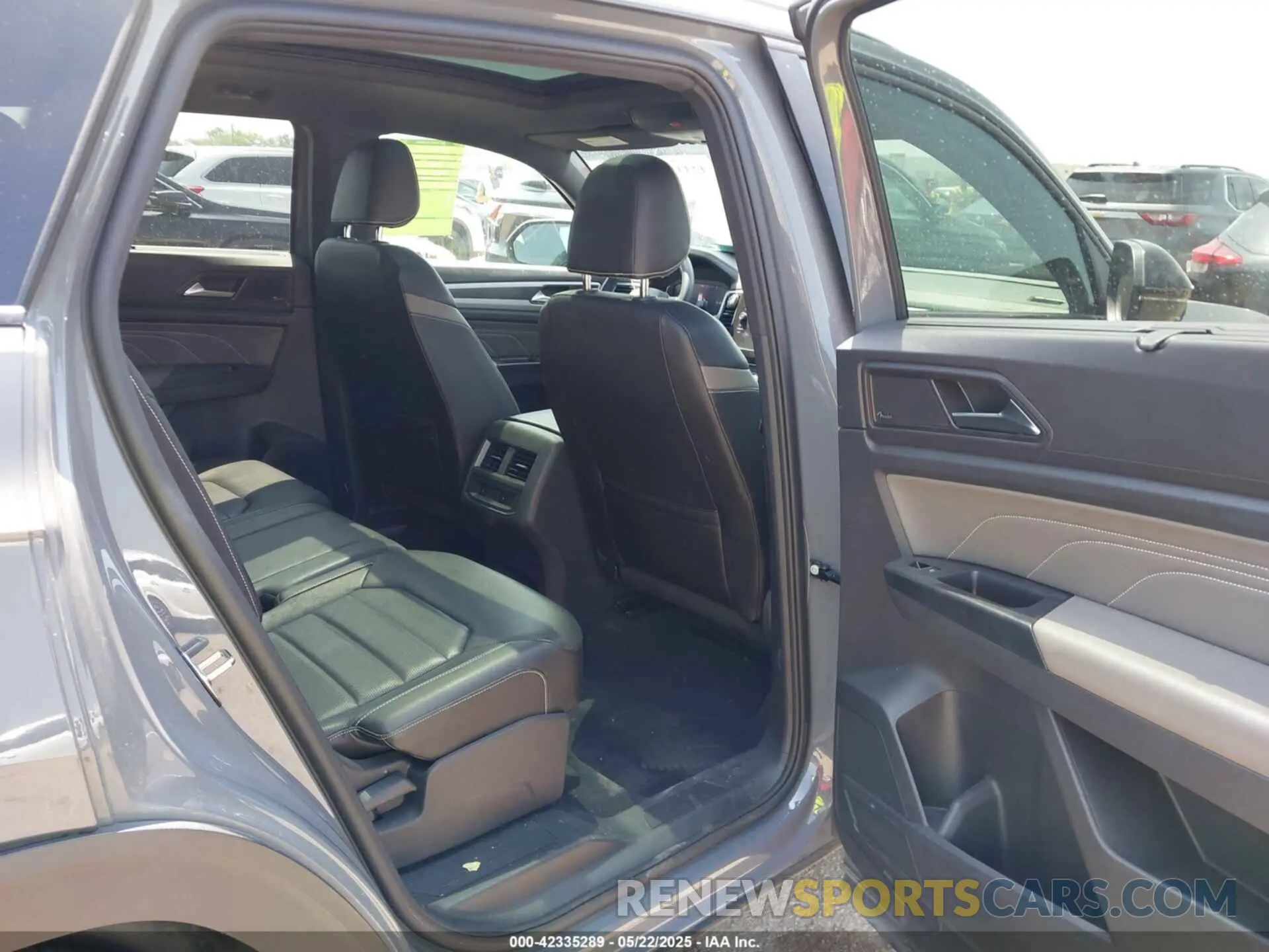 8 Photograph of a damaged car 1V2TE2CA0MC218702 VOLKSWAGEN ATLAS CROSS SPORT 2021