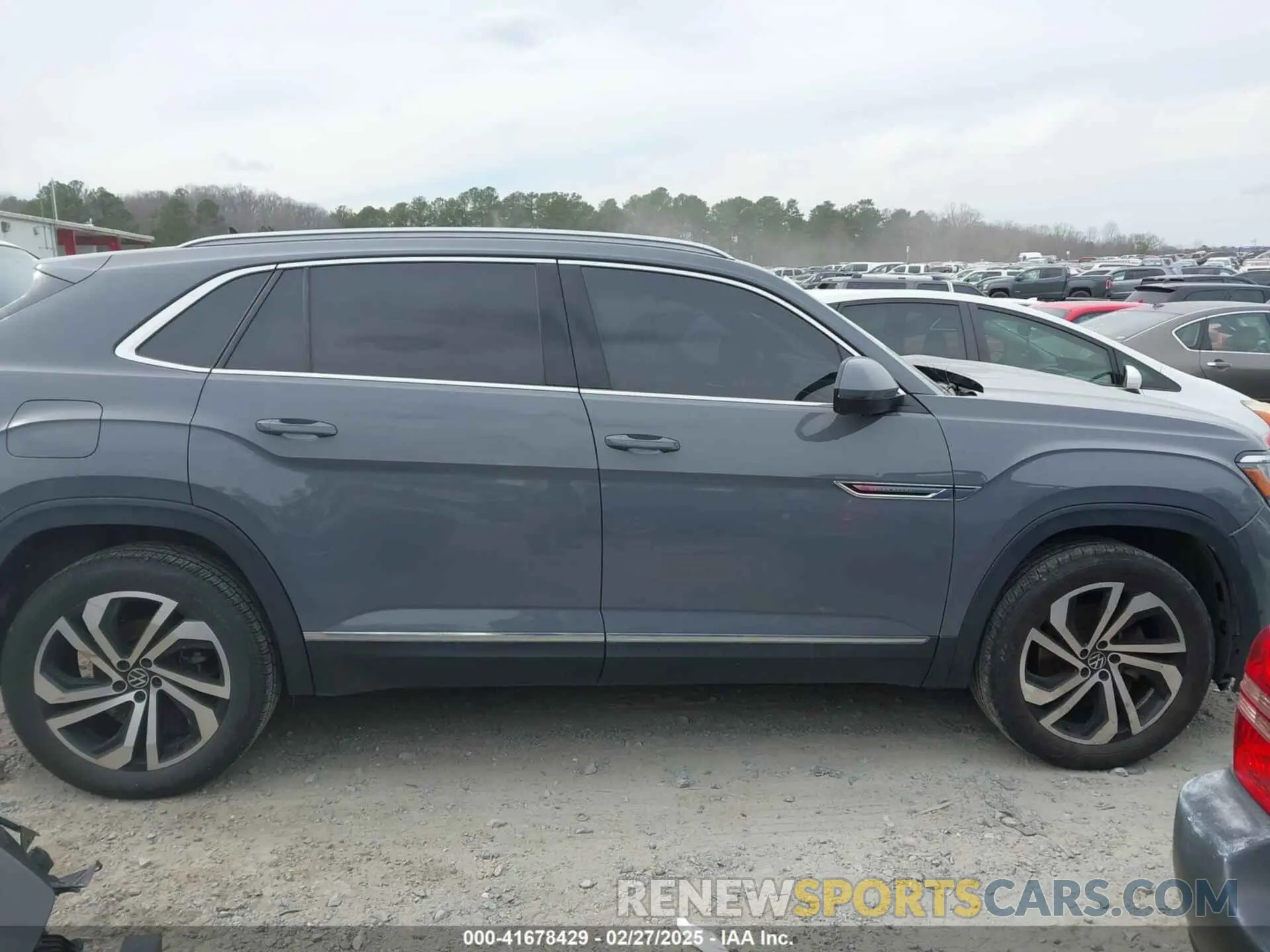 13 Photograph of a damaged car 1V2TE2CA7MC207972 VOLKSWAGEN ATLAS CROSS SPORT 2021