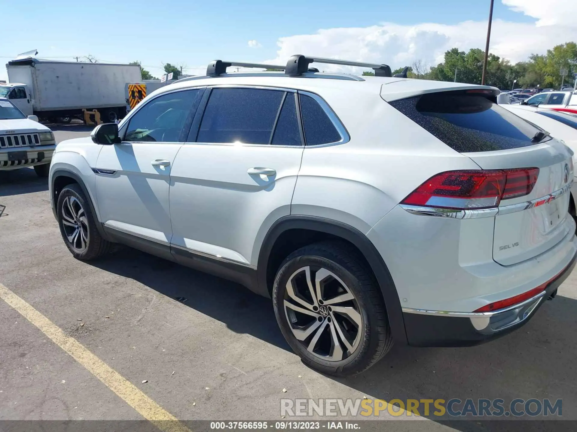 3 Photograph of a damaged car 1V2TE2CA8MC228765 VOLKSWAGEN ATLAS CROSS SPORT 2021