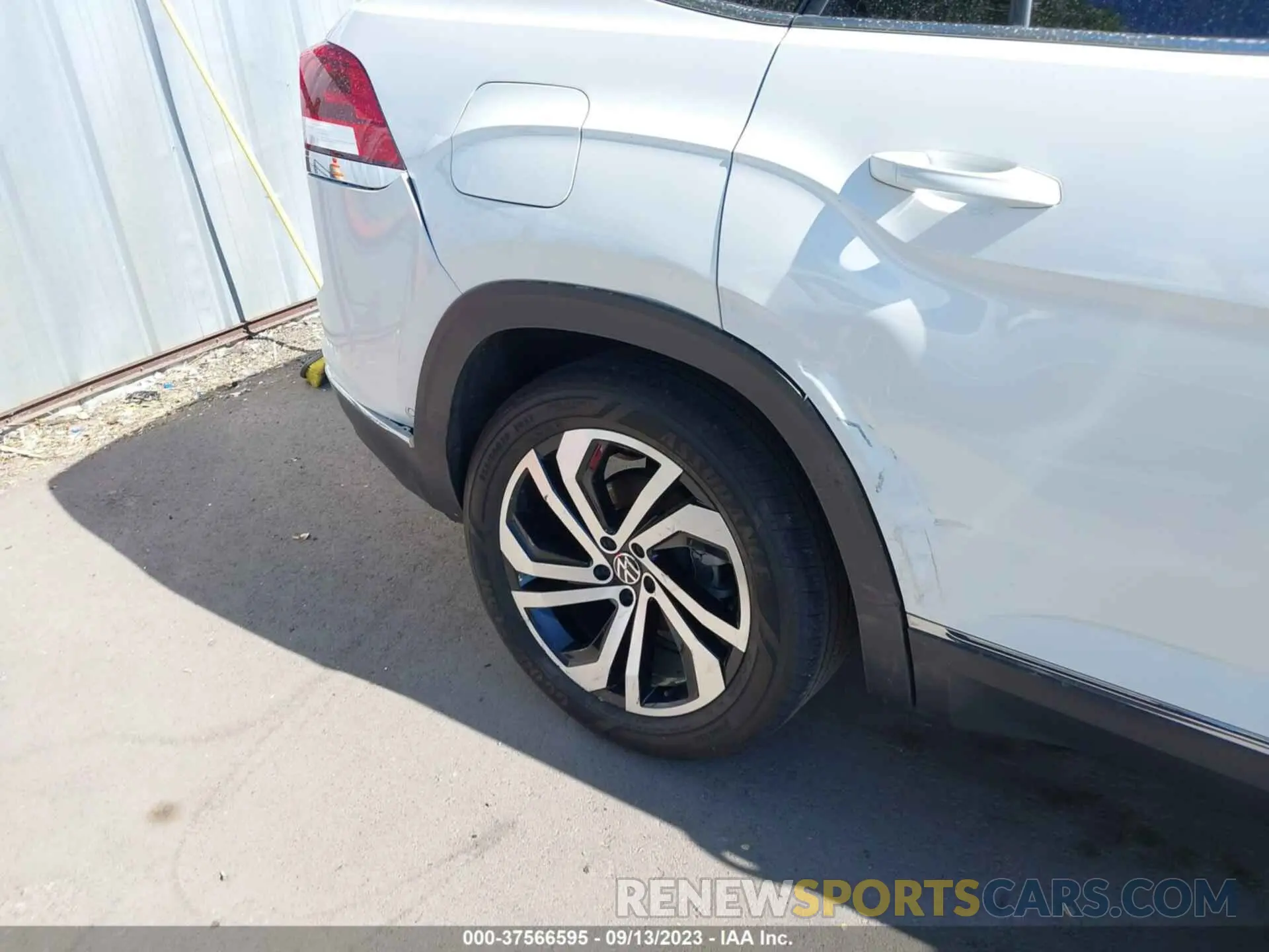 6 Photograph of a damaged car 1V2TE2CA8MC228765 VOLKSWAGEN ATLAS CROSS SPORT 2021
