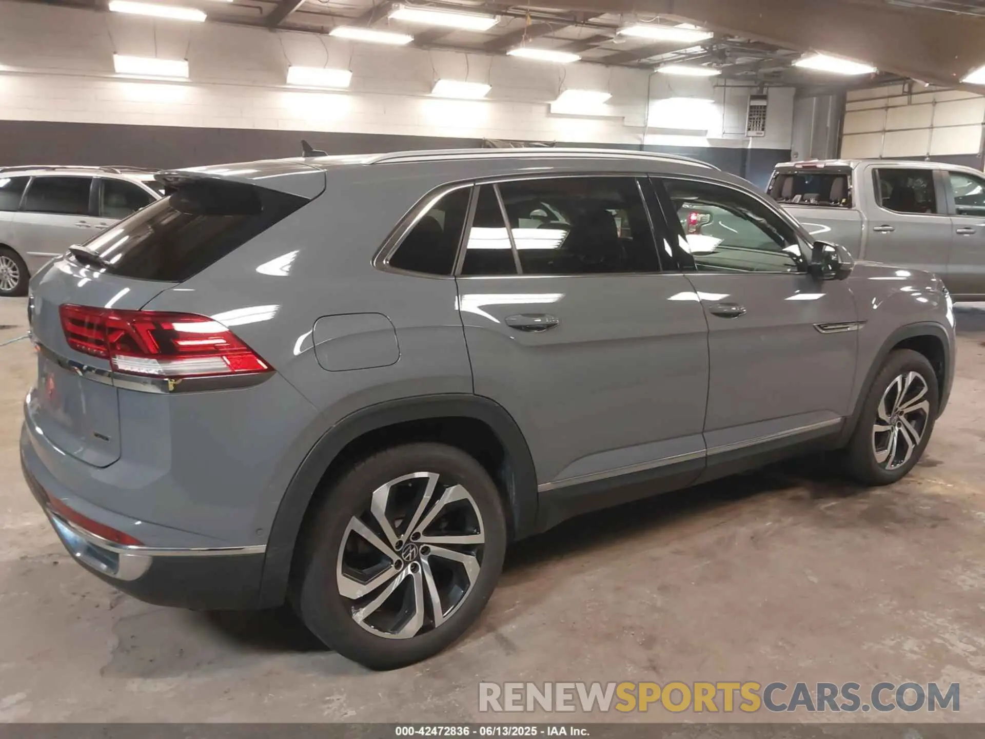 6 Photograph of a damaged car 1V2TE2CA9MC220450 VOLKSWAGEN ATLAS CROSS SPORT 2021