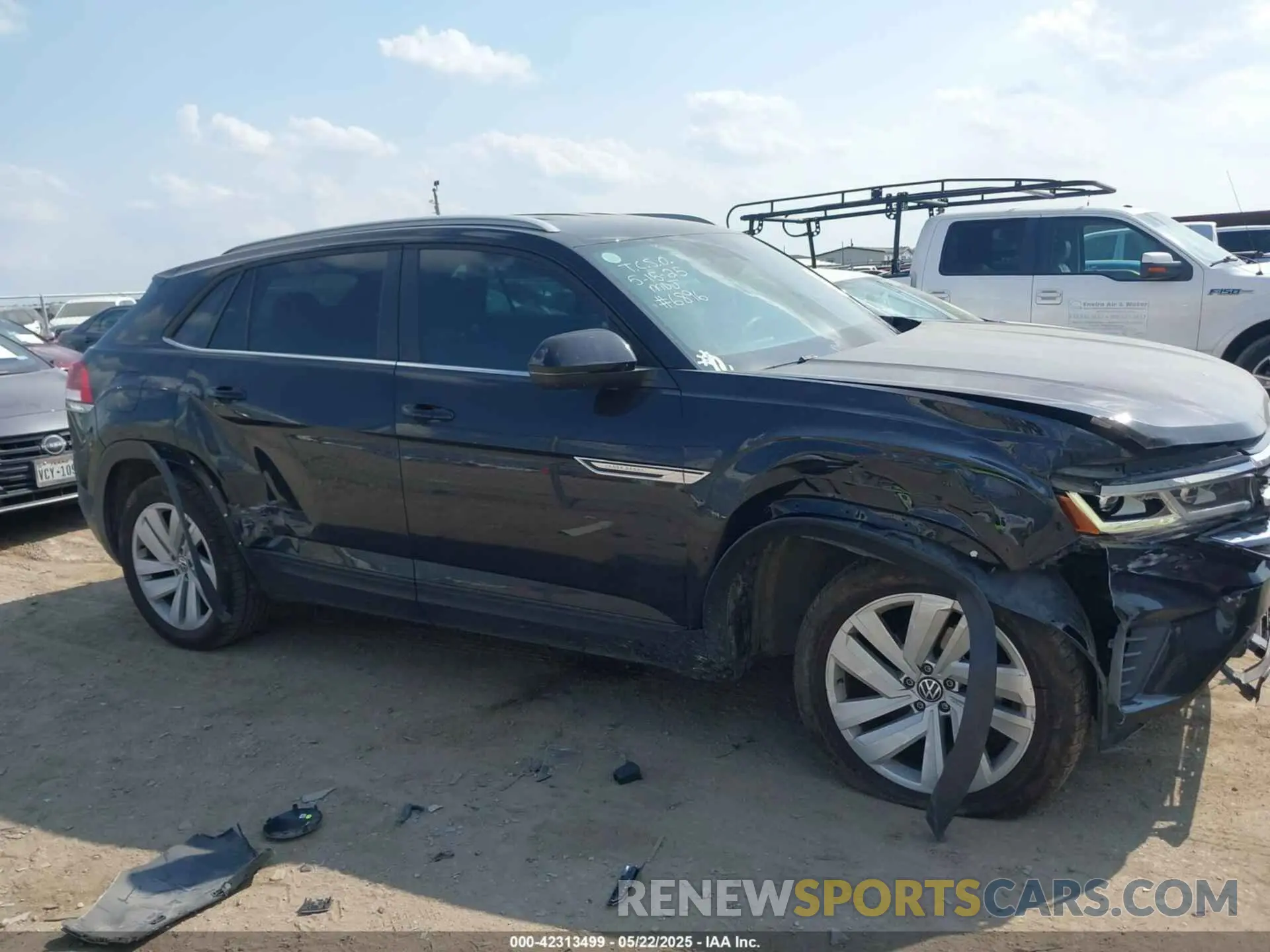 14 Photograph of a damaged car 1V2WC2CA4MC236896 VOLKSWAGEN ATLAS CROSS SPORT 2021