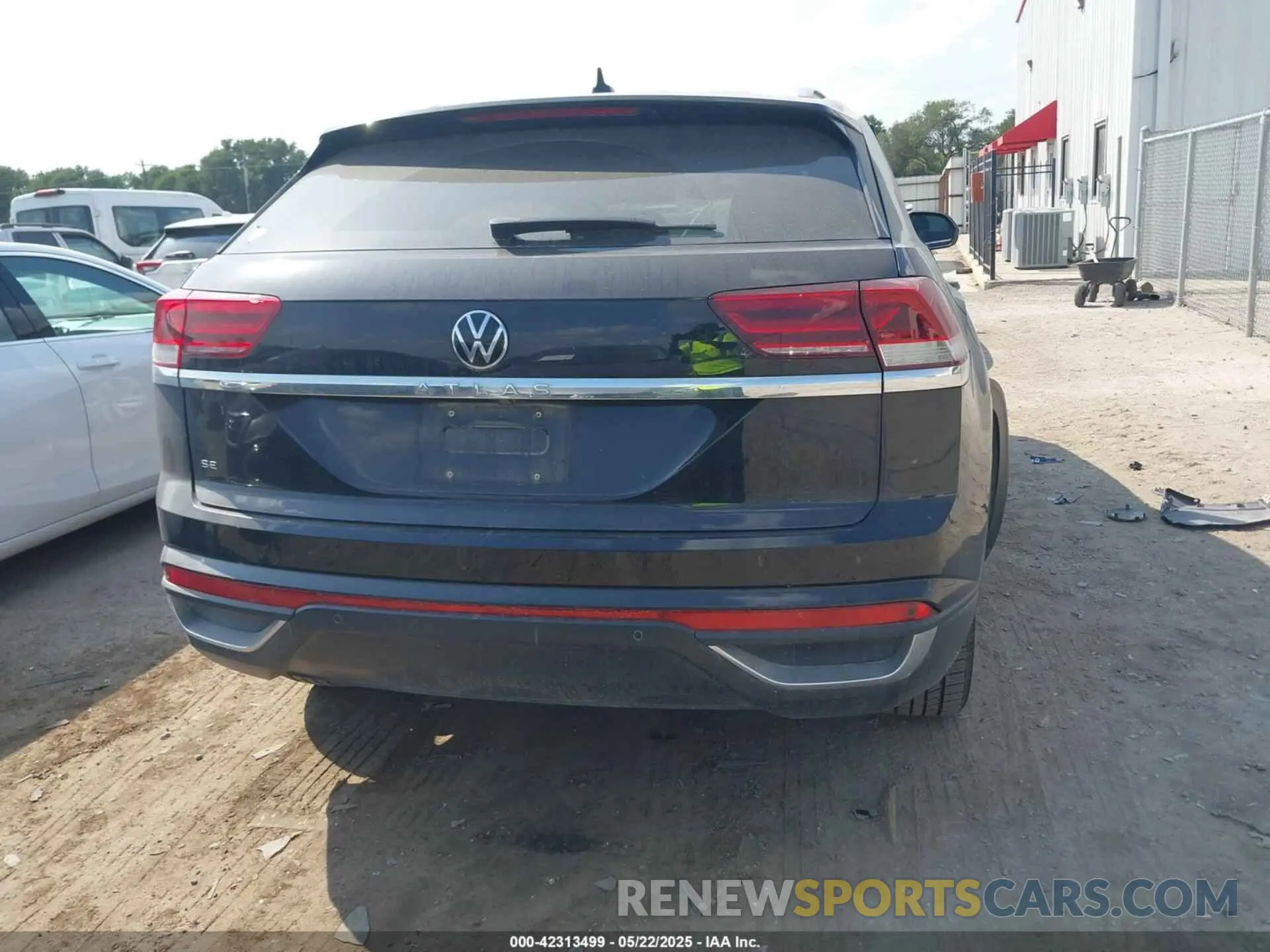 17 Photograph of a damaged car 1V2WC2CA4MC236896 VOLKSWAGEN ATLAS CROSS SPORT 2021