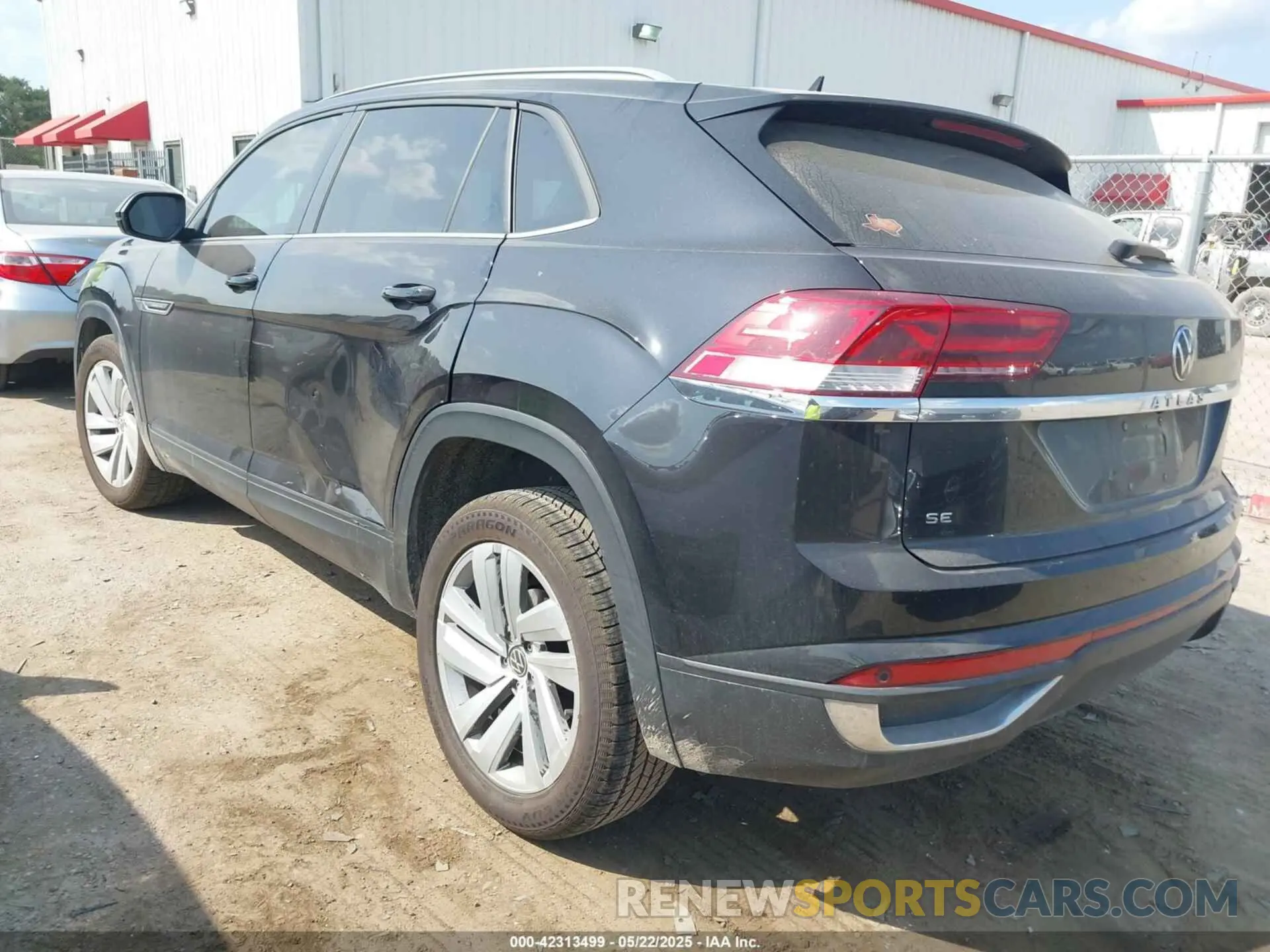 3 Photograph of a damaged car 1V2WC2CA4MC236896 VOLKSWAGEN ATLAS CROSS SPORT 2021