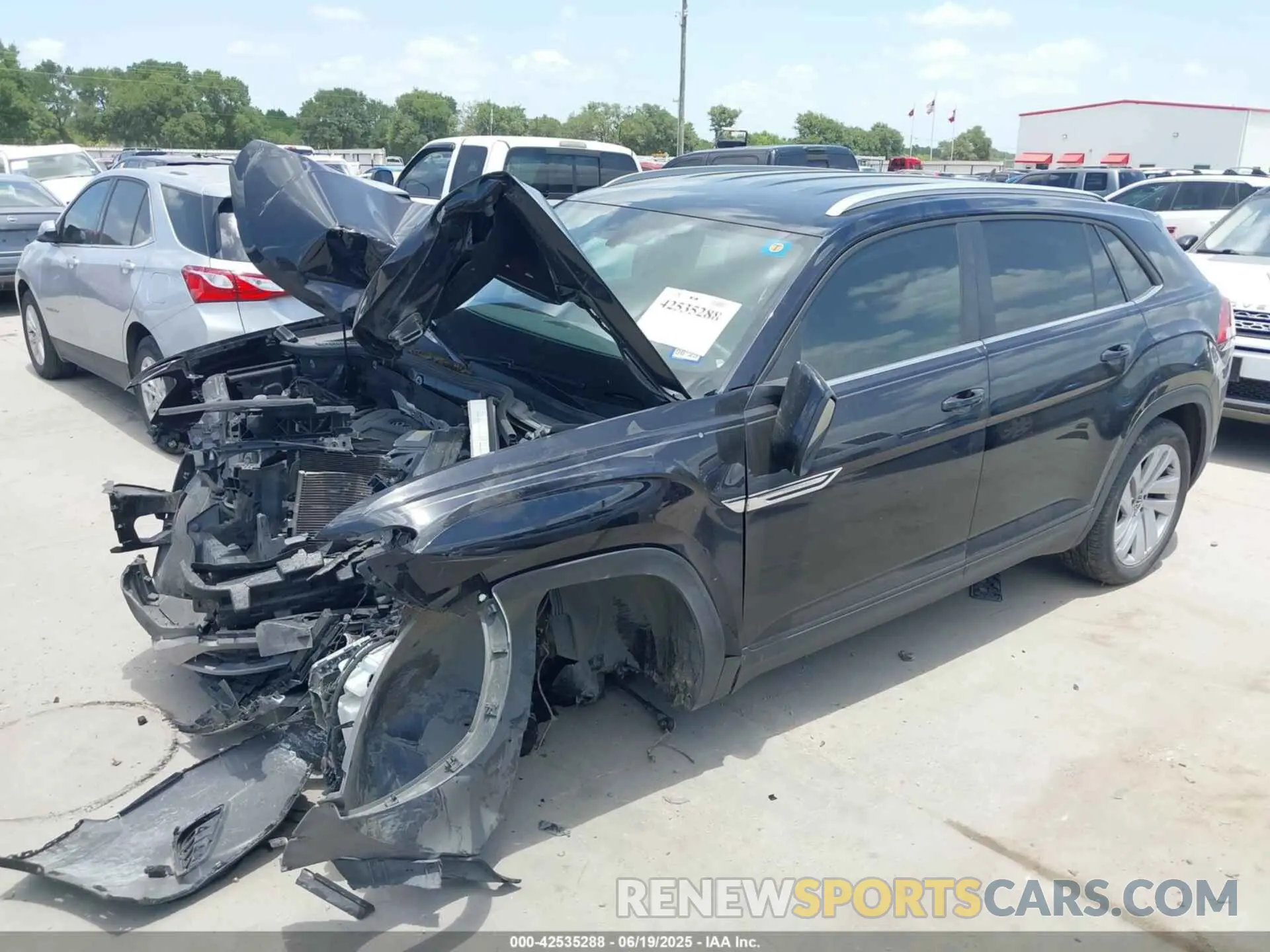 2 Photograph of a damaged car 1V2WC2CAXMC221013 VOLKSWAGEN ATLAS CROSS SPORT 2021