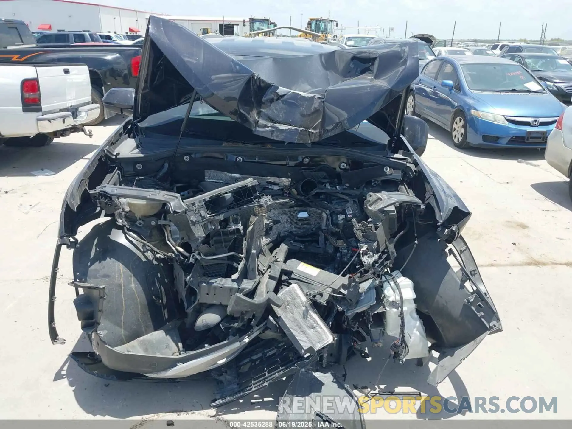6 Photograph of a damaged car 1V2WC2CAXMC221013 VOLKSWAGEN ATLAS CROSS SPORT 2021