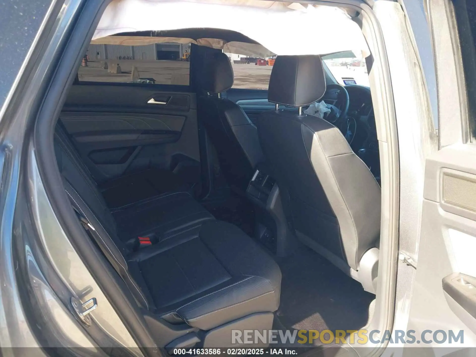 8 Photograph of a damaged car 1V2WE2CA1MC202537 VOLKSWAGEN ATLAS CROSS SPORT 2021