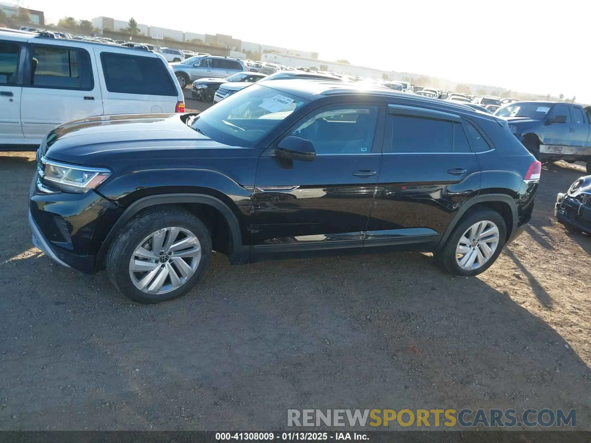 14 Photograph of a damaged car 1V2WE2CA2MC221789 VOLKSWAGEN ATLAS CROSS SPORT 2021