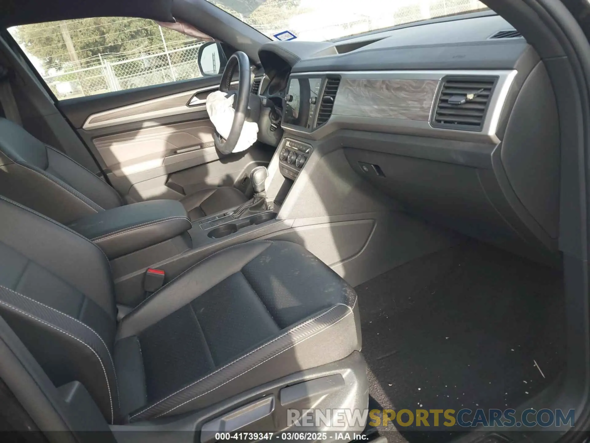 5 Photograph of a damaged car 1V2WE2CA3MC240934 VOLKSWAGEN ATLAS CROSS SPORT 2021