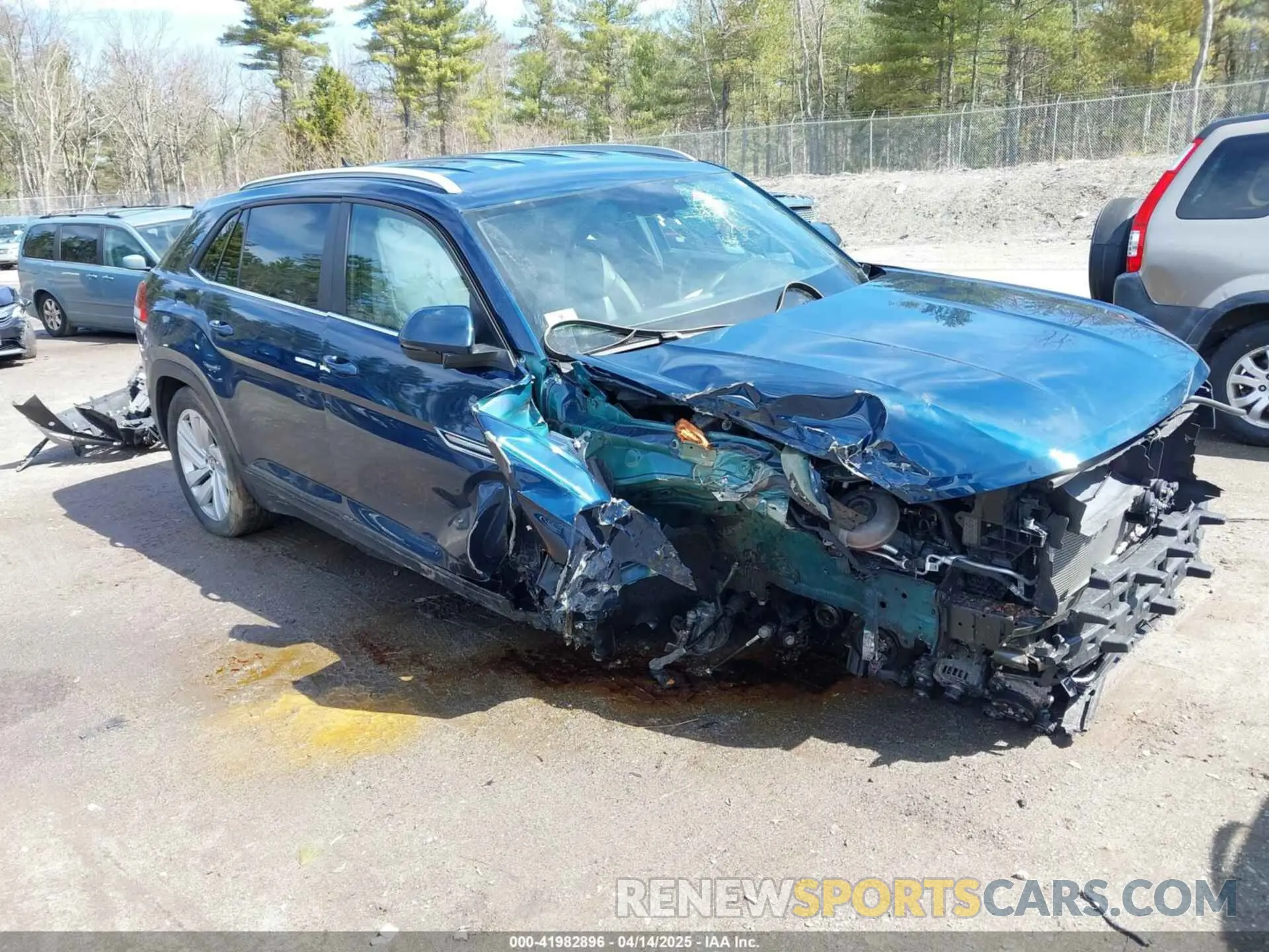 1 Photograph of a damaged car 1V2HE2CA4NC220203 VOLKSWAGEN ATLAS CROSS SPORT 2022