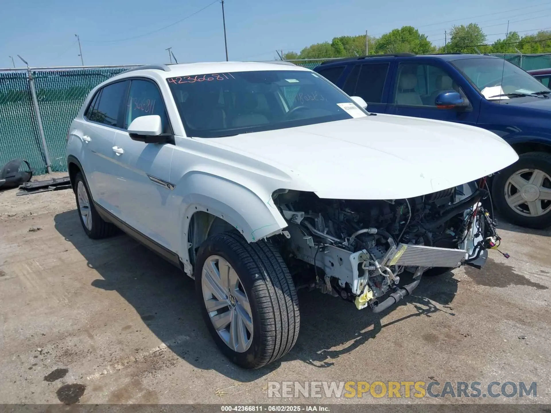 1 Photograph of a damaged car 1V2HE2CA5NC225233 VOLKSWAGEN ATLAS CROSS SPORT 2022