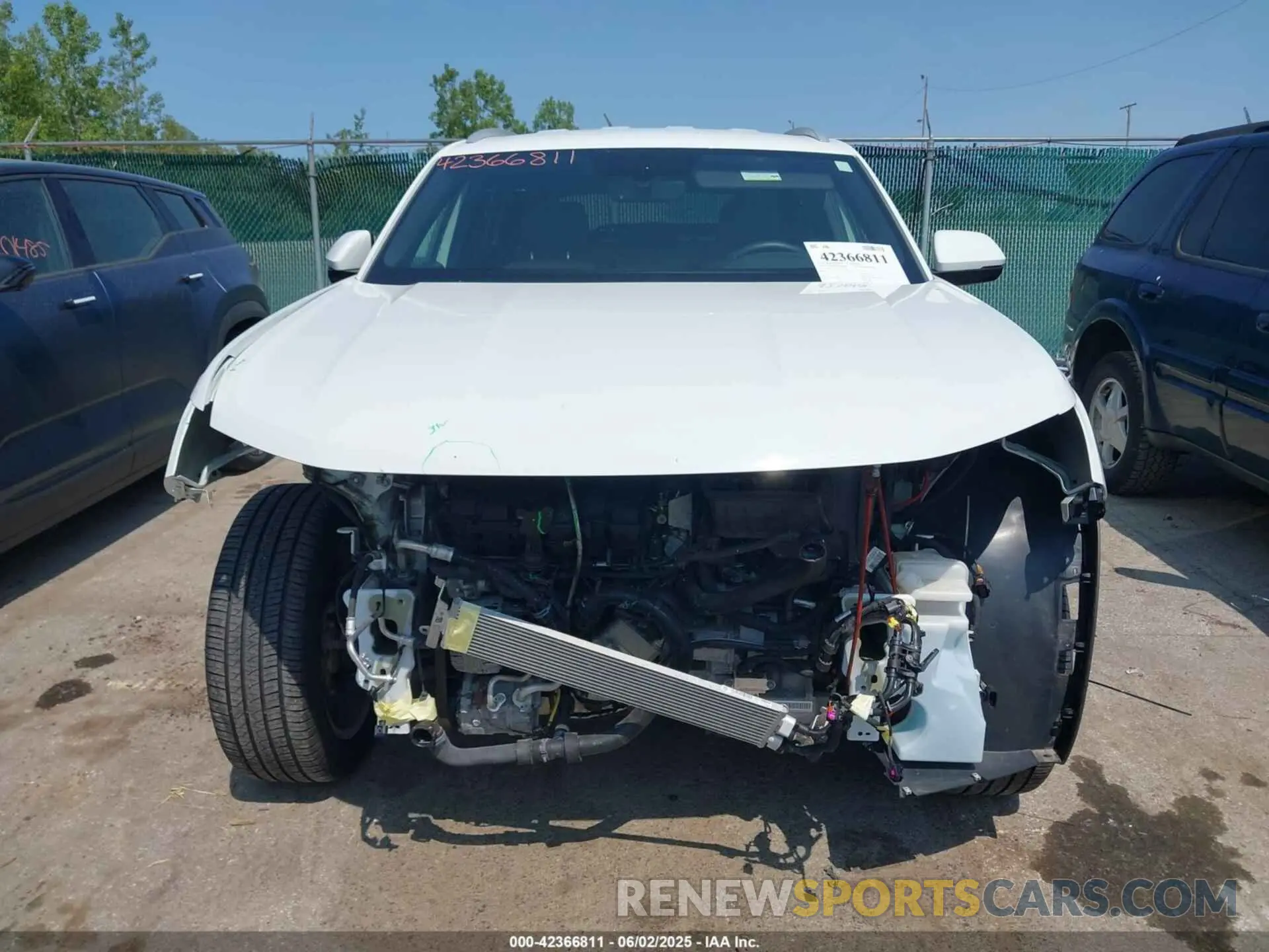 13 Photograph of a damaged car 1V2HE2CA5NC225233 VOLKSWAGEN ATLAS CROSS SPORT 2022