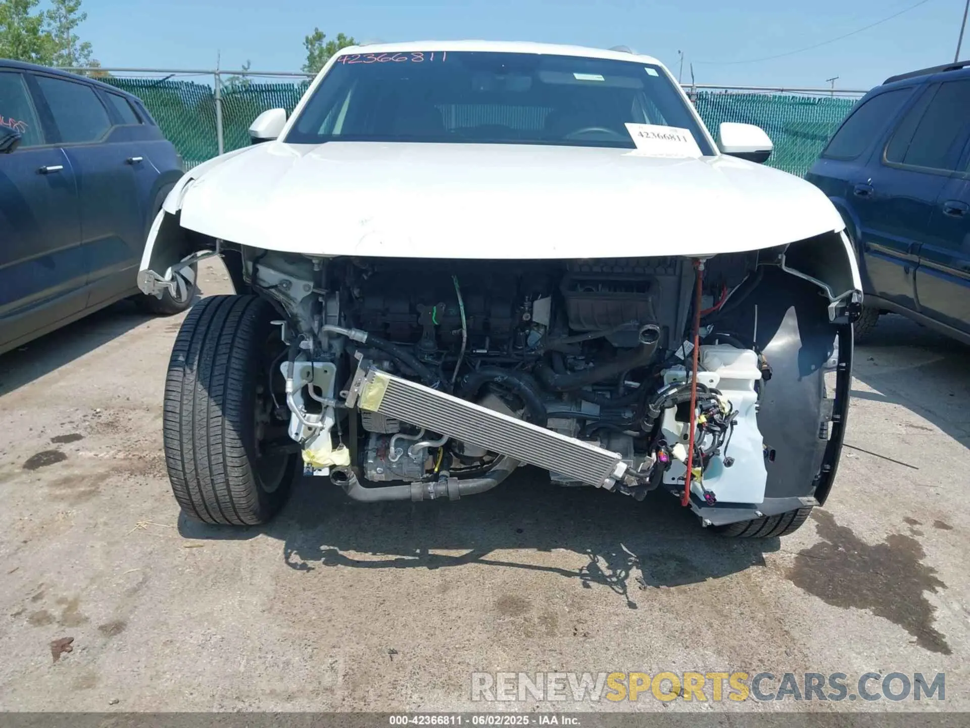 6 Photograph of a damaged car 1V2HE2CA5NC225233 VOLKSWAGEN ATLAS CROSS SPORT 2022