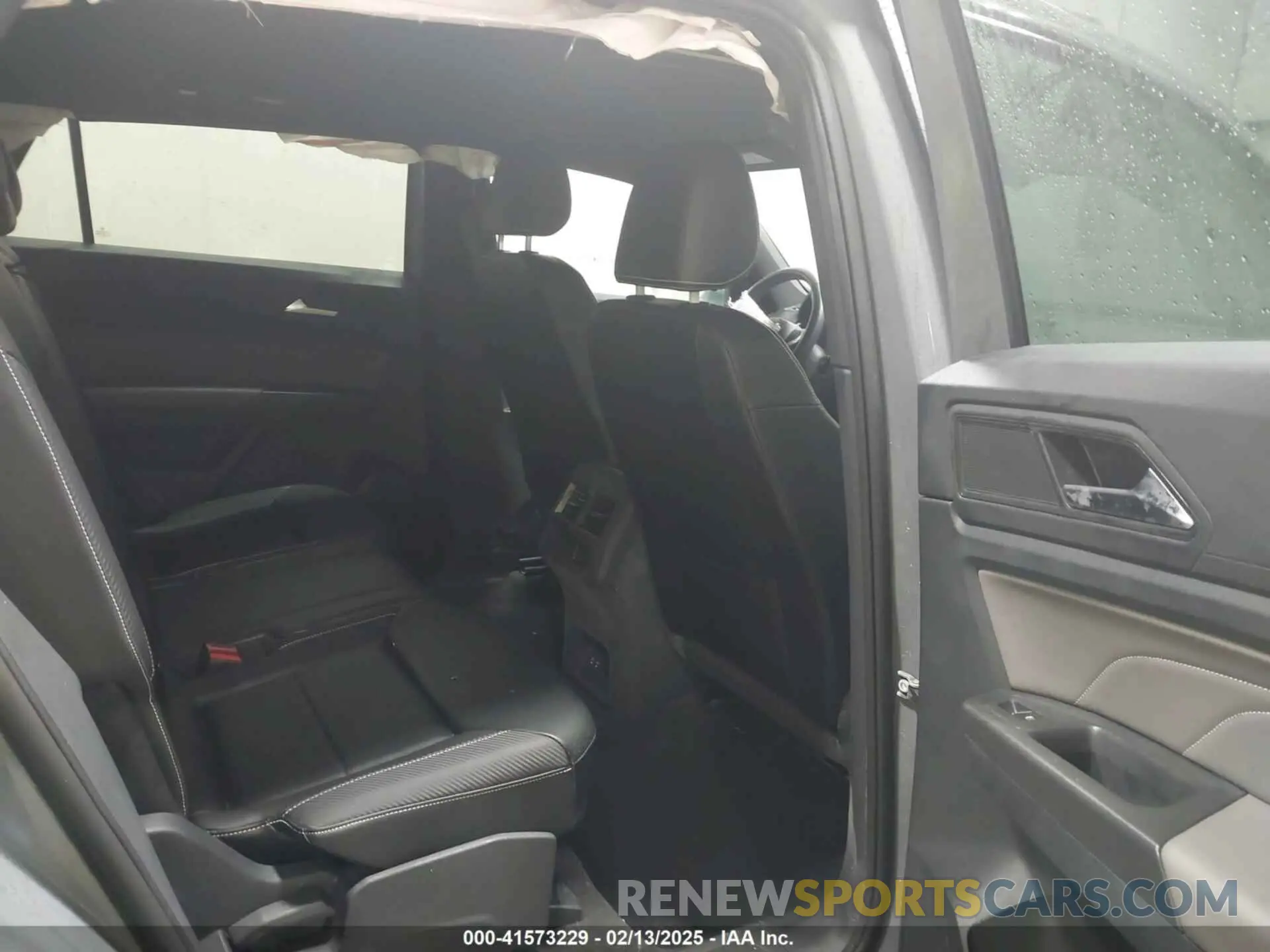 8 Photograph of a damaged car 1V2HE2CA9NC224490 VOLKSWAGEN ATLAS CROSS SPORT 2022