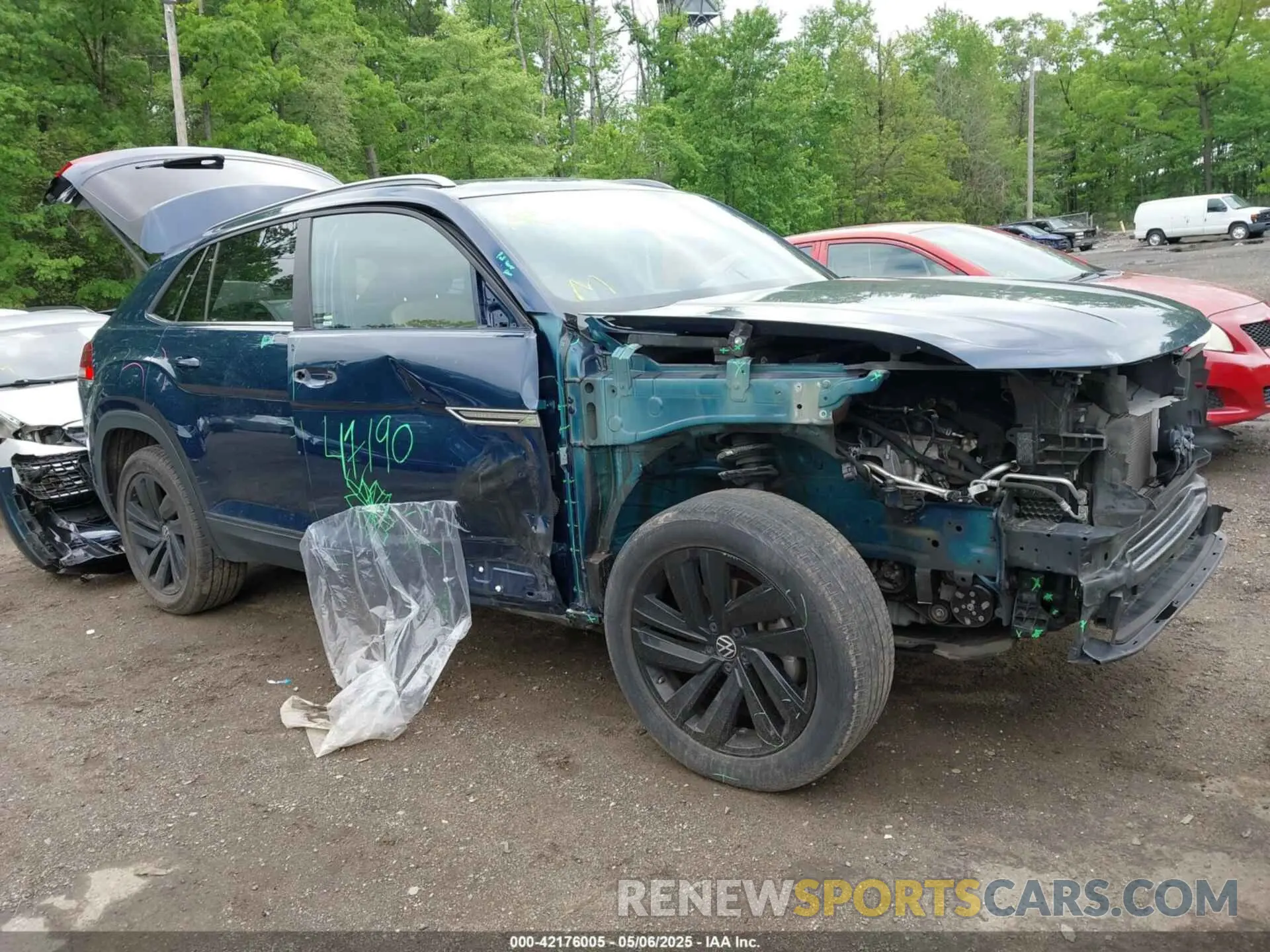 1 Photograph of a damaged car 1V2JE2CA4NC205458 VOLKSWAGEN ATLAS CROSS SPORT 2022