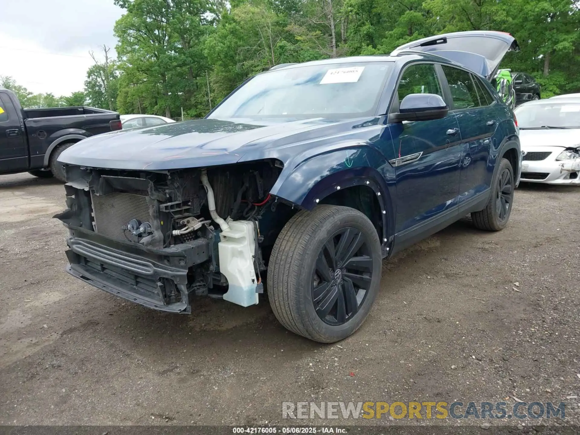 2 Photograph of a damaged car 1V2JE2CA4NC205458 VOLKSWAGEN ATLAS CROSS SPORT 2022